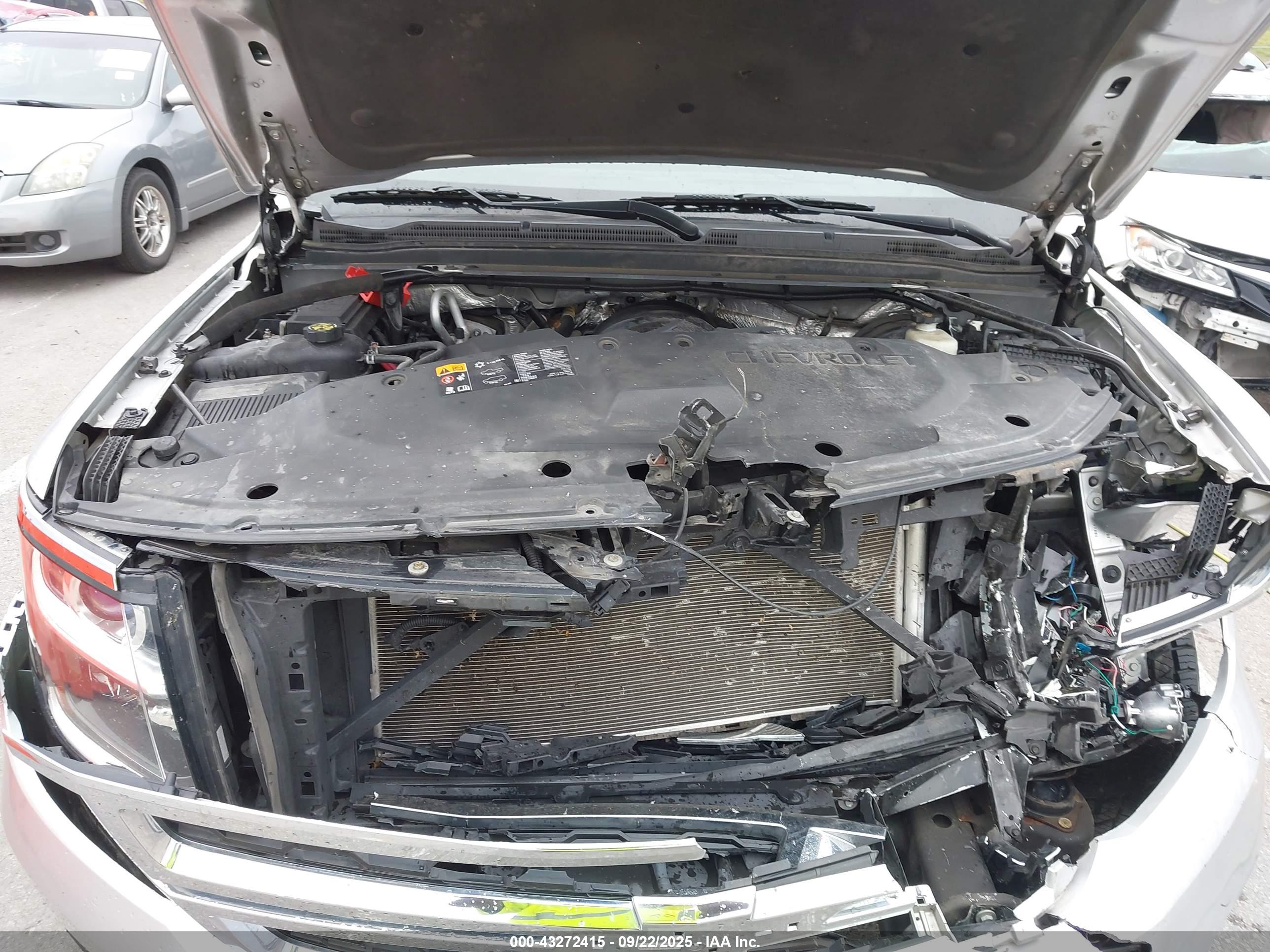 CHEVROLET TAHOE image 10