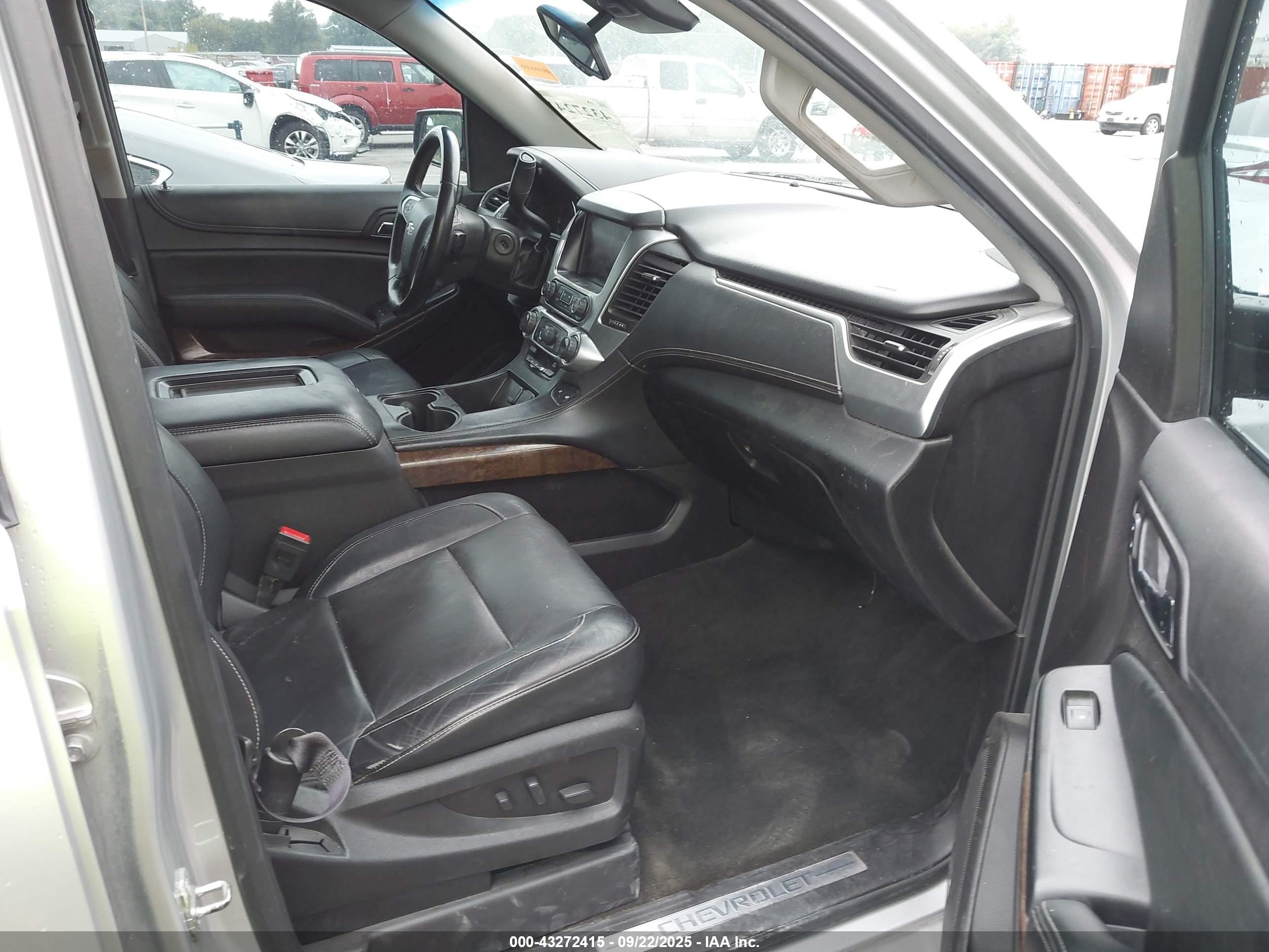 CHEVROLET TAHOE image 5