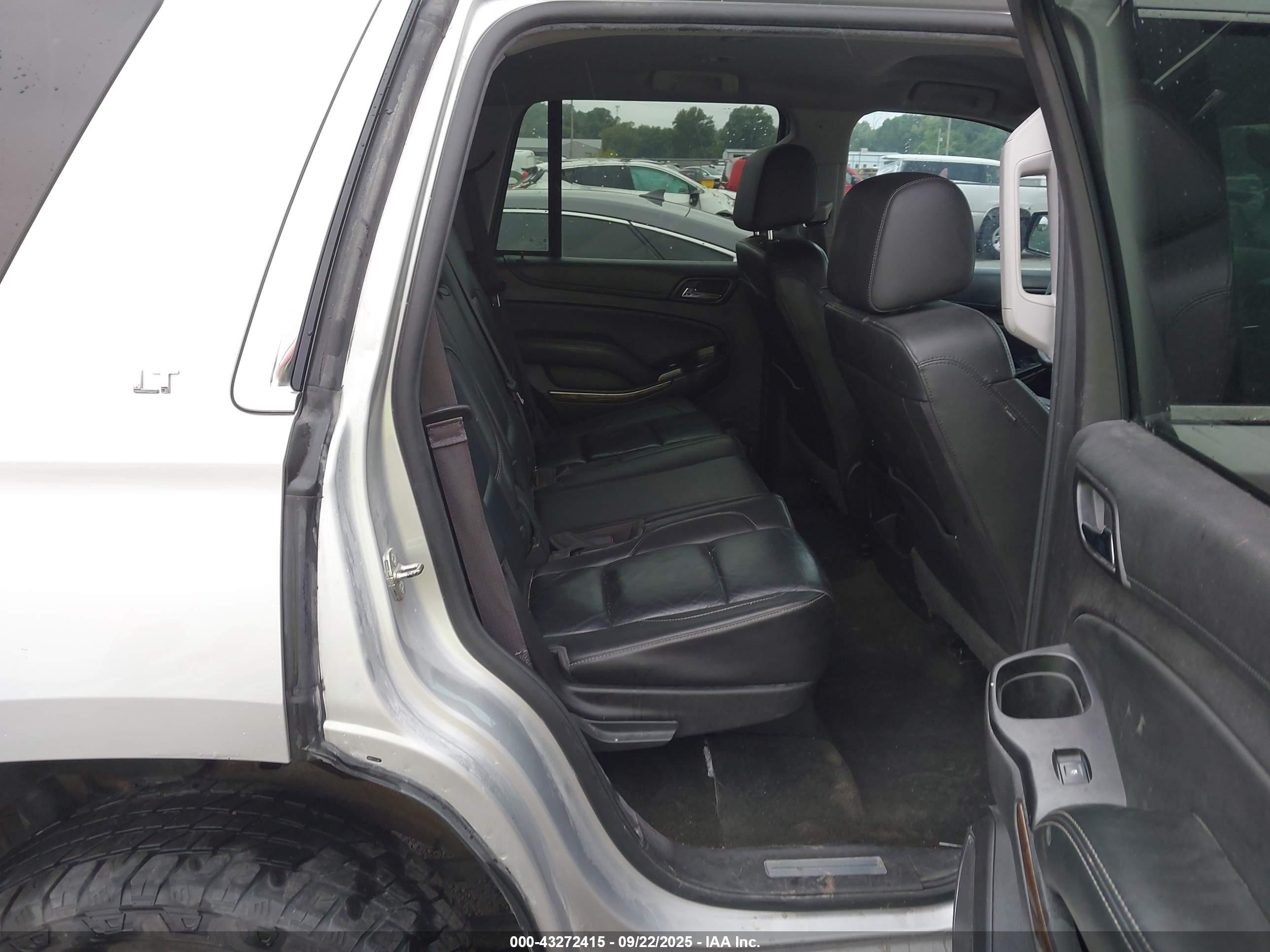 CHEVROLET TAHOE image 8
