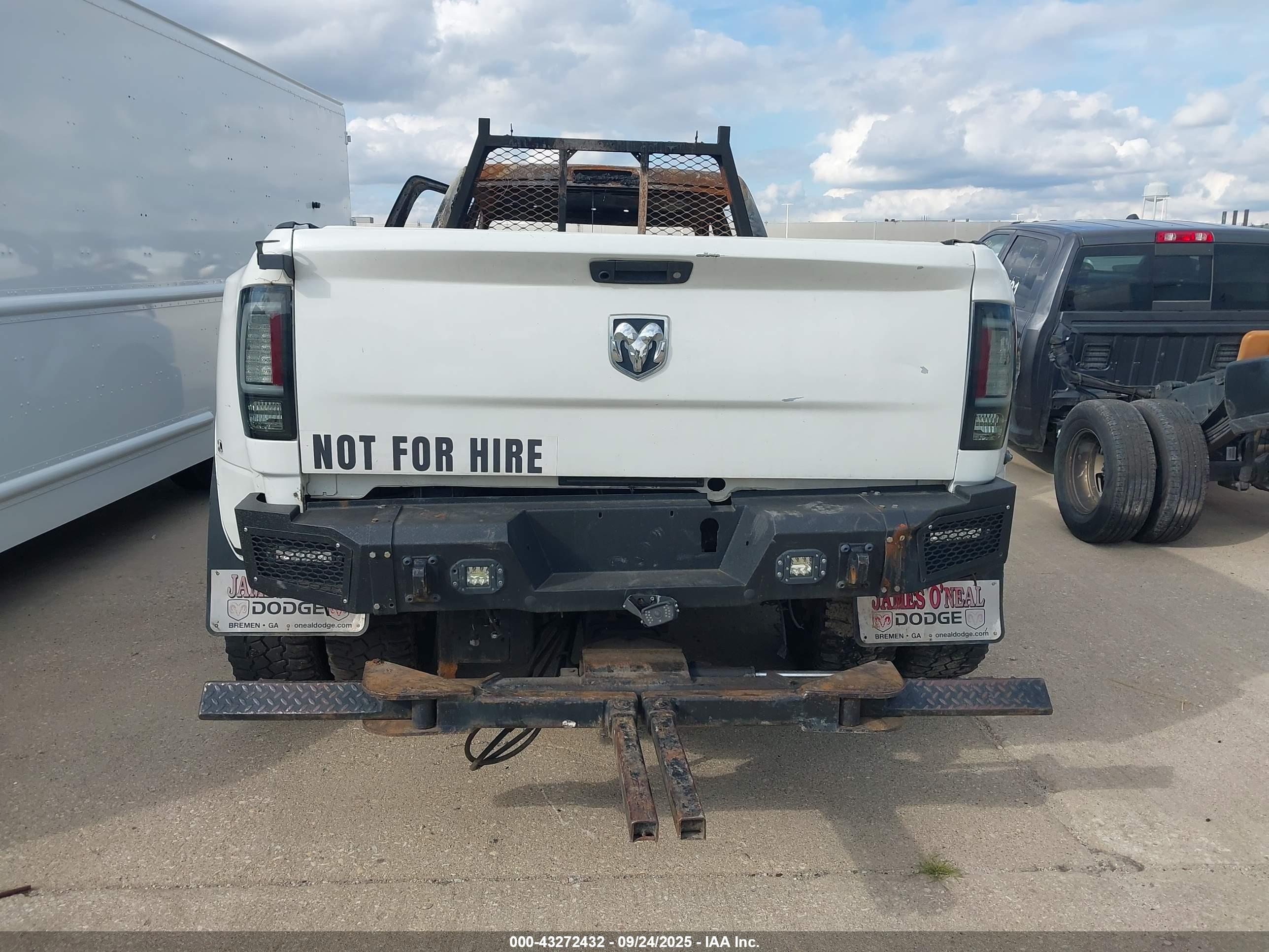 RAM 3500 image 8