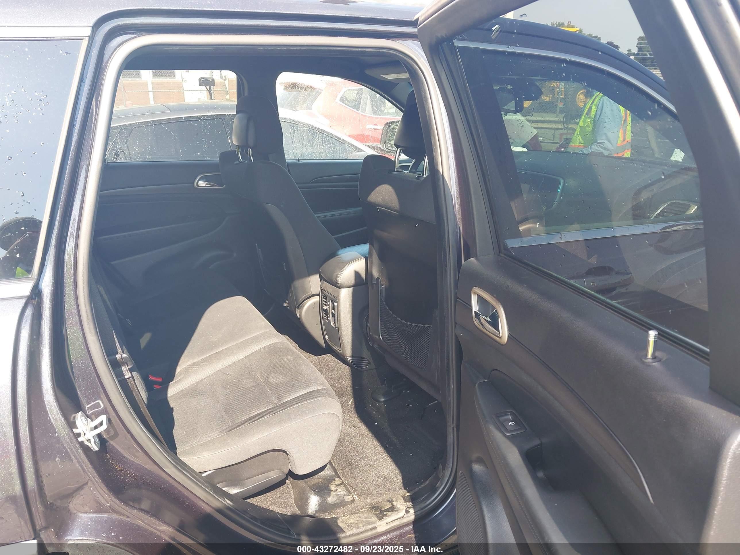 JEEP GRAND image 8
