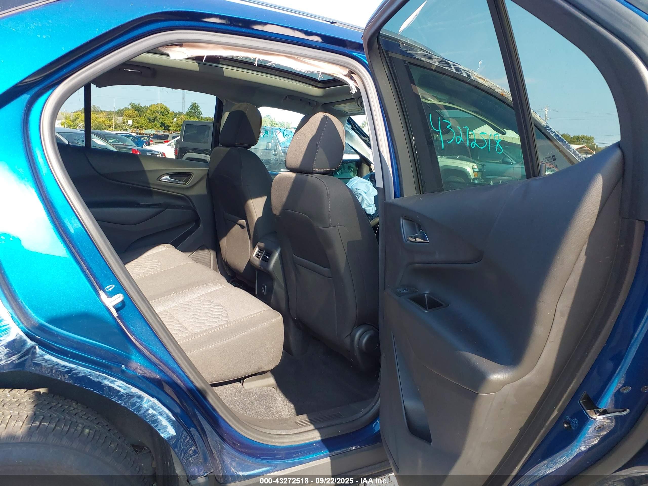 CHEVROLET EQUINOX image 8