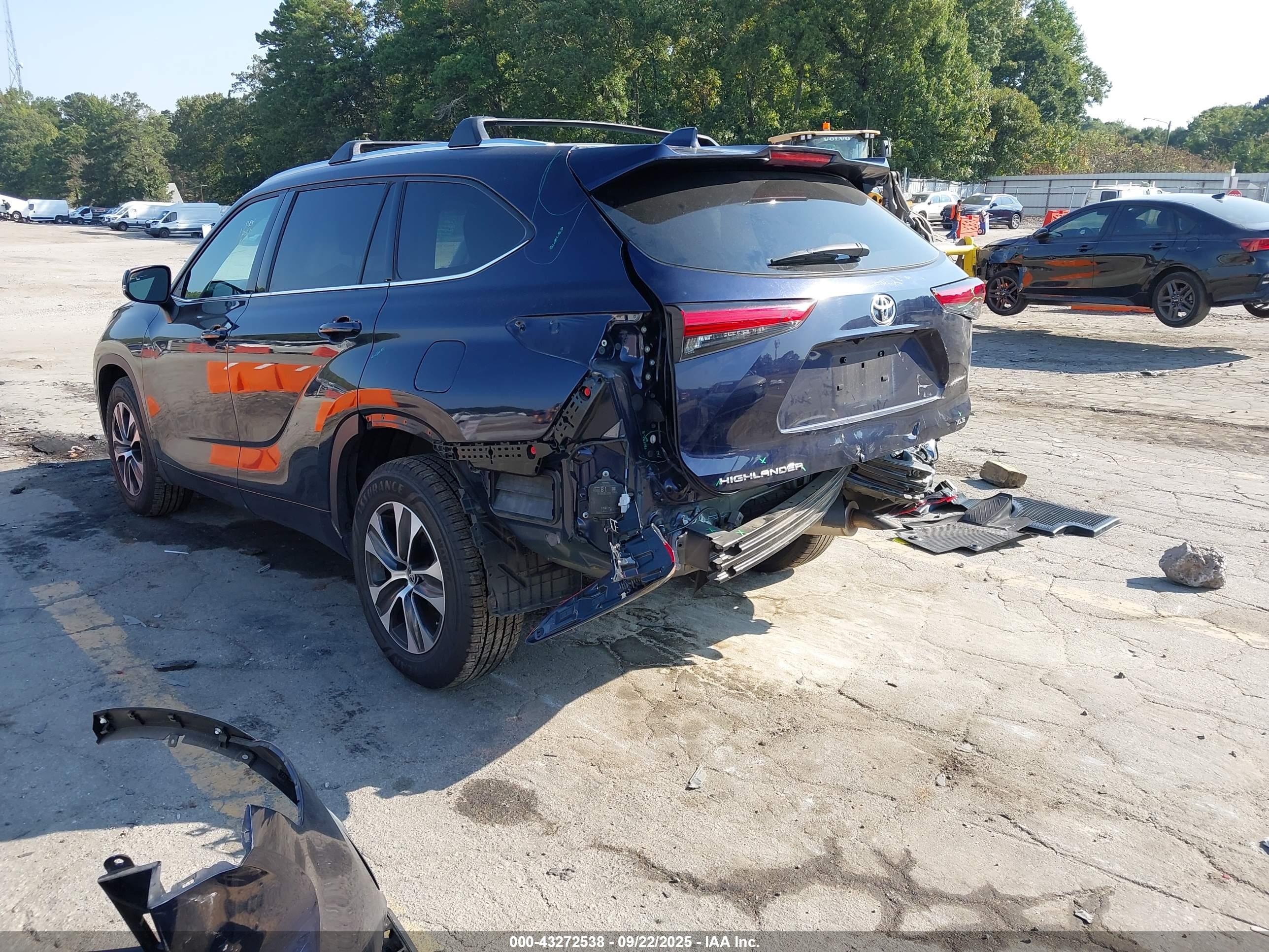 TOYOTA HIGHLANDER image 3
