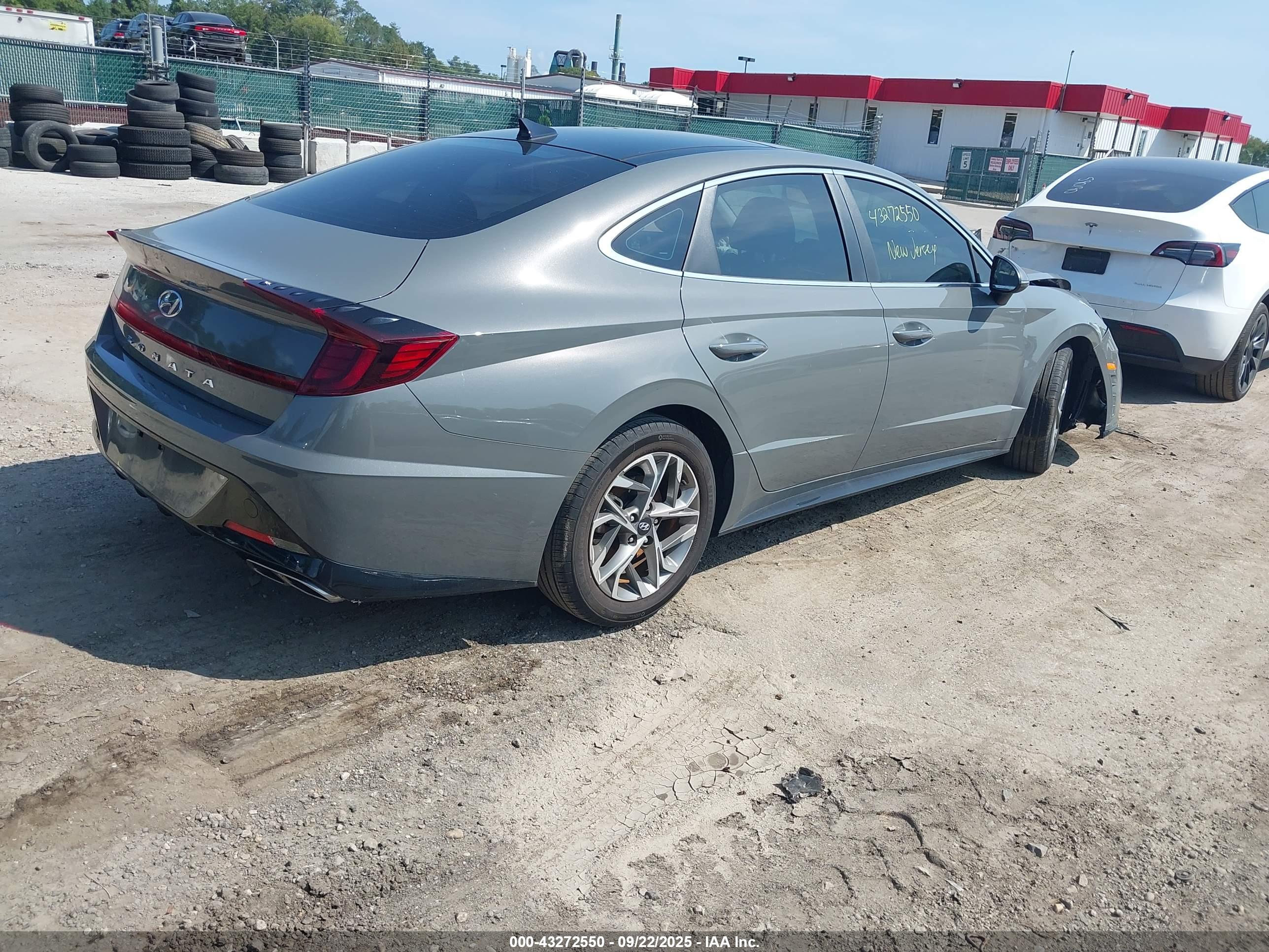 HYUNDAI SONATA image 4