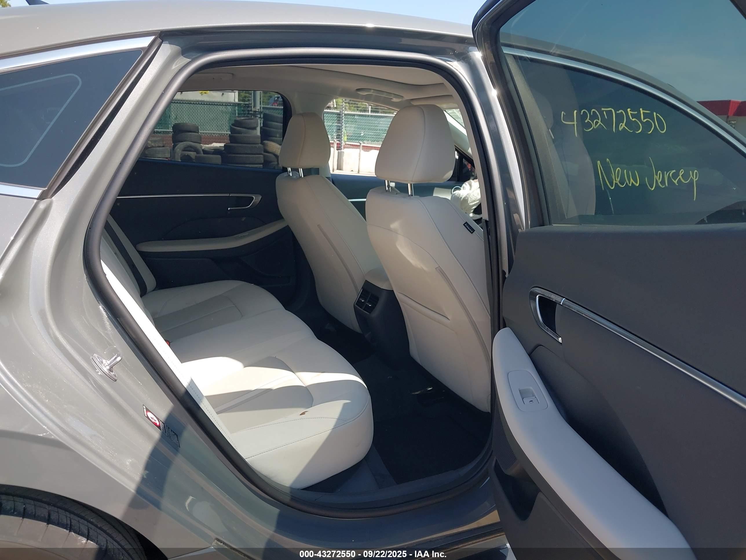 HYUNDAI SONATA image 8