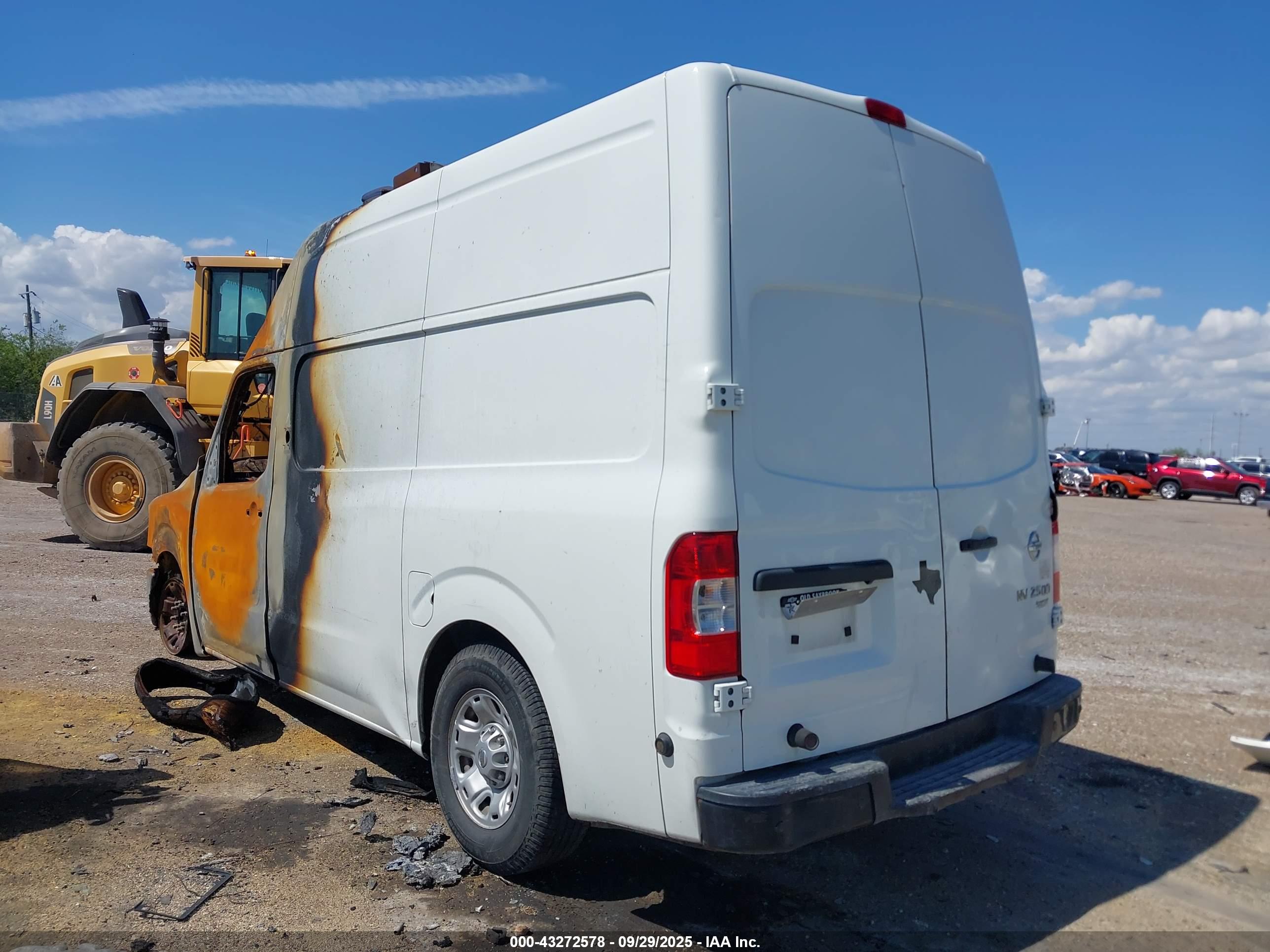 NISSAN NV image 3