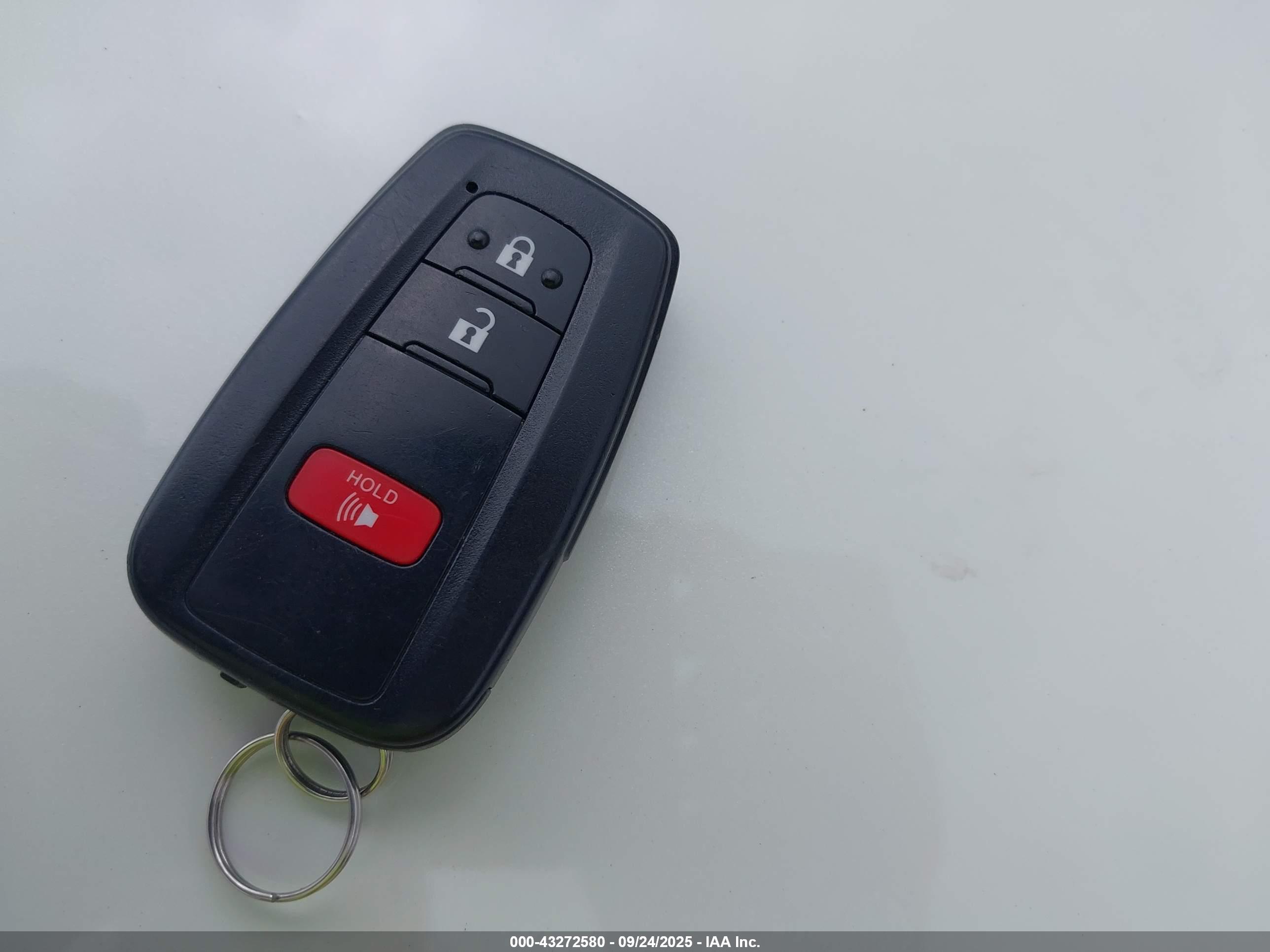 TOYOTA PRIUS image 11