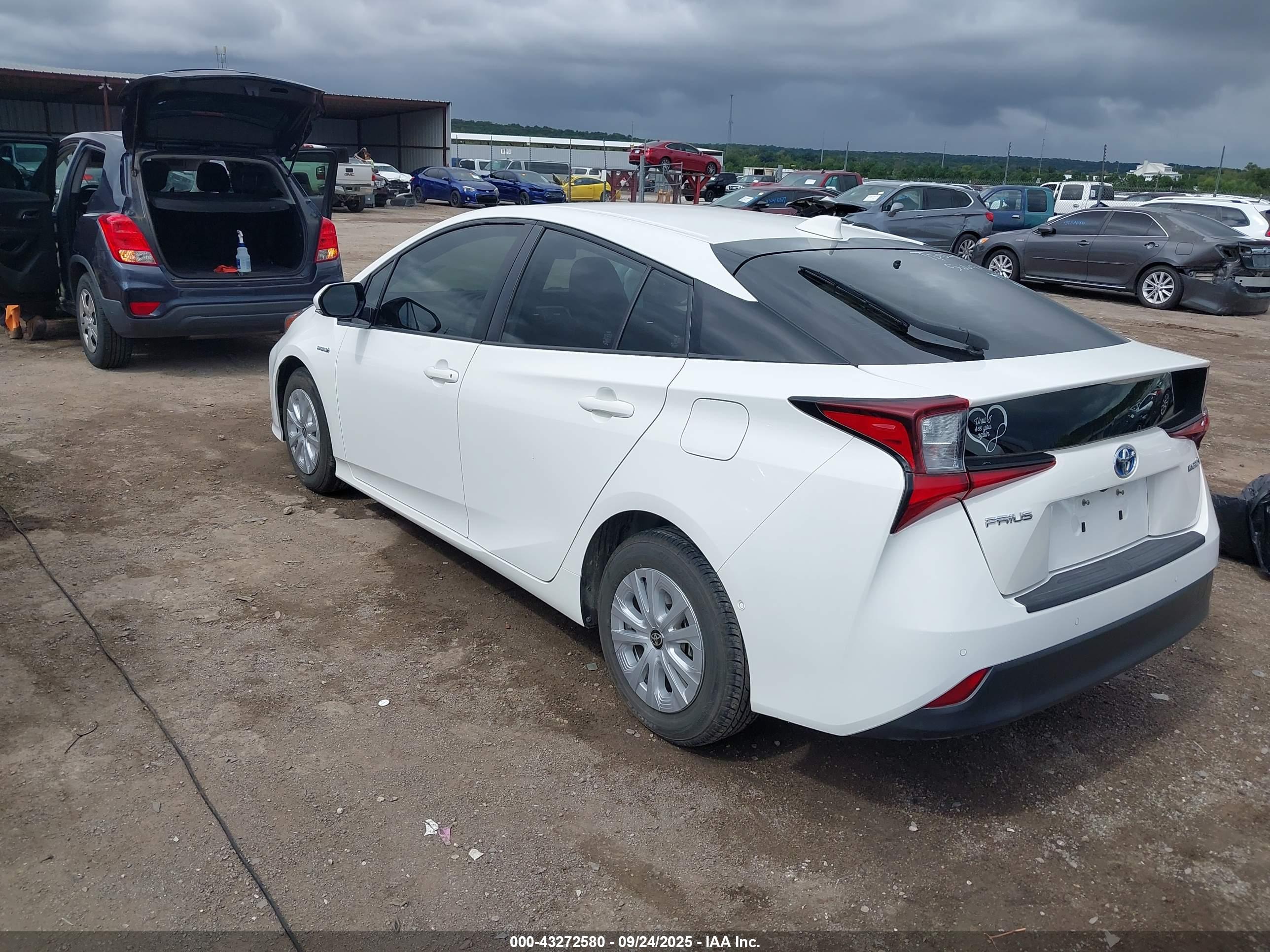 TOYOTA PRIUS image 3