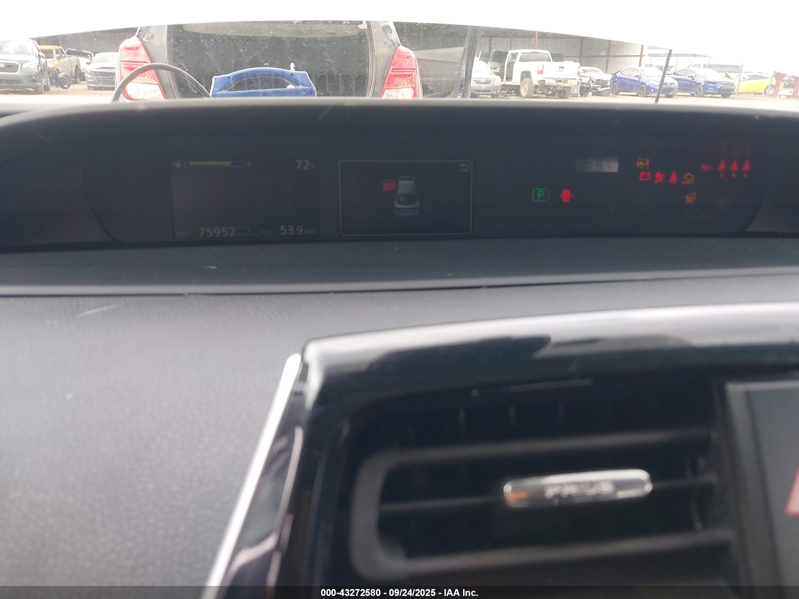 TOYOTA PRIUS image 7
