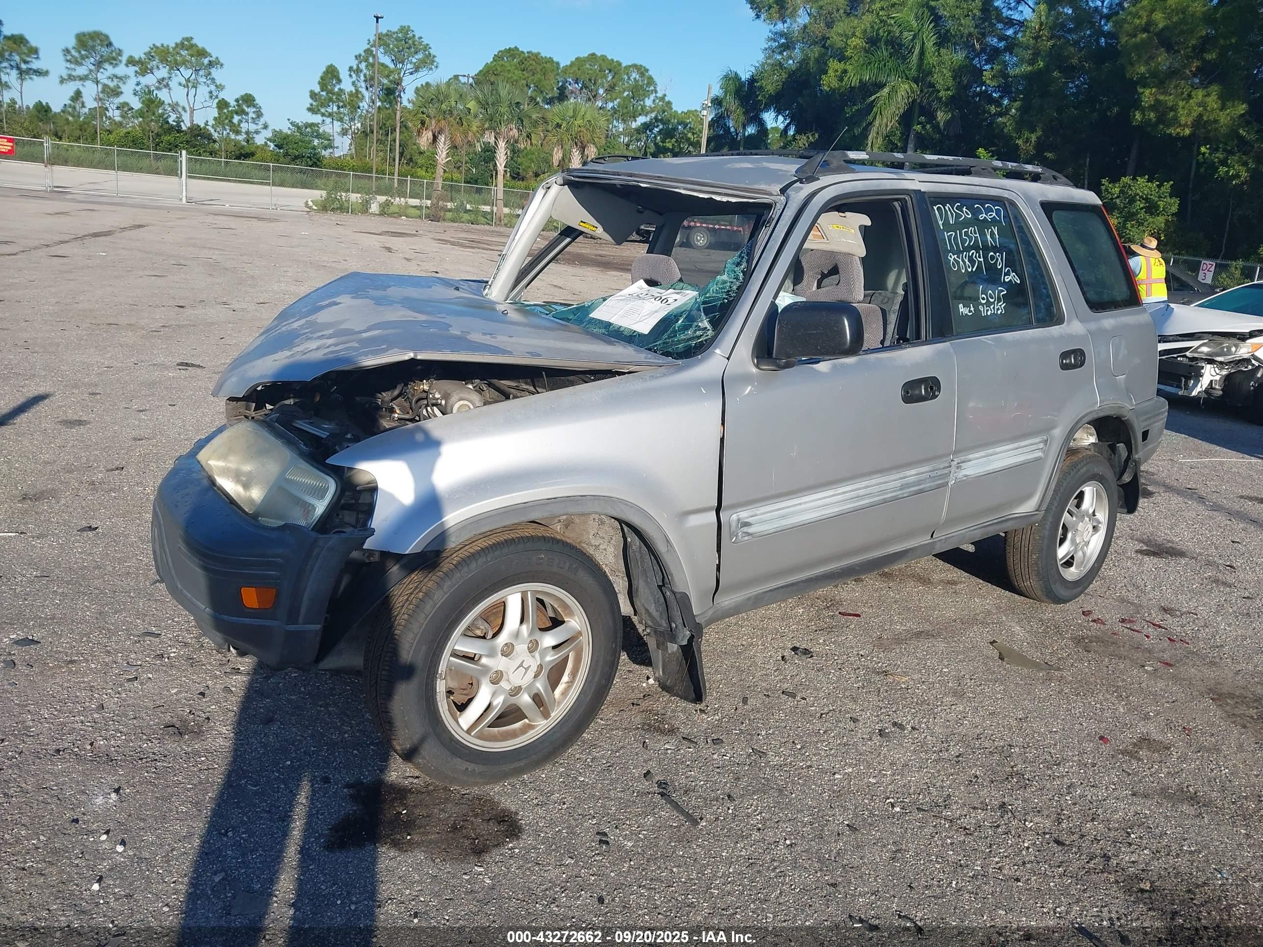 HONDA CR-V image 2