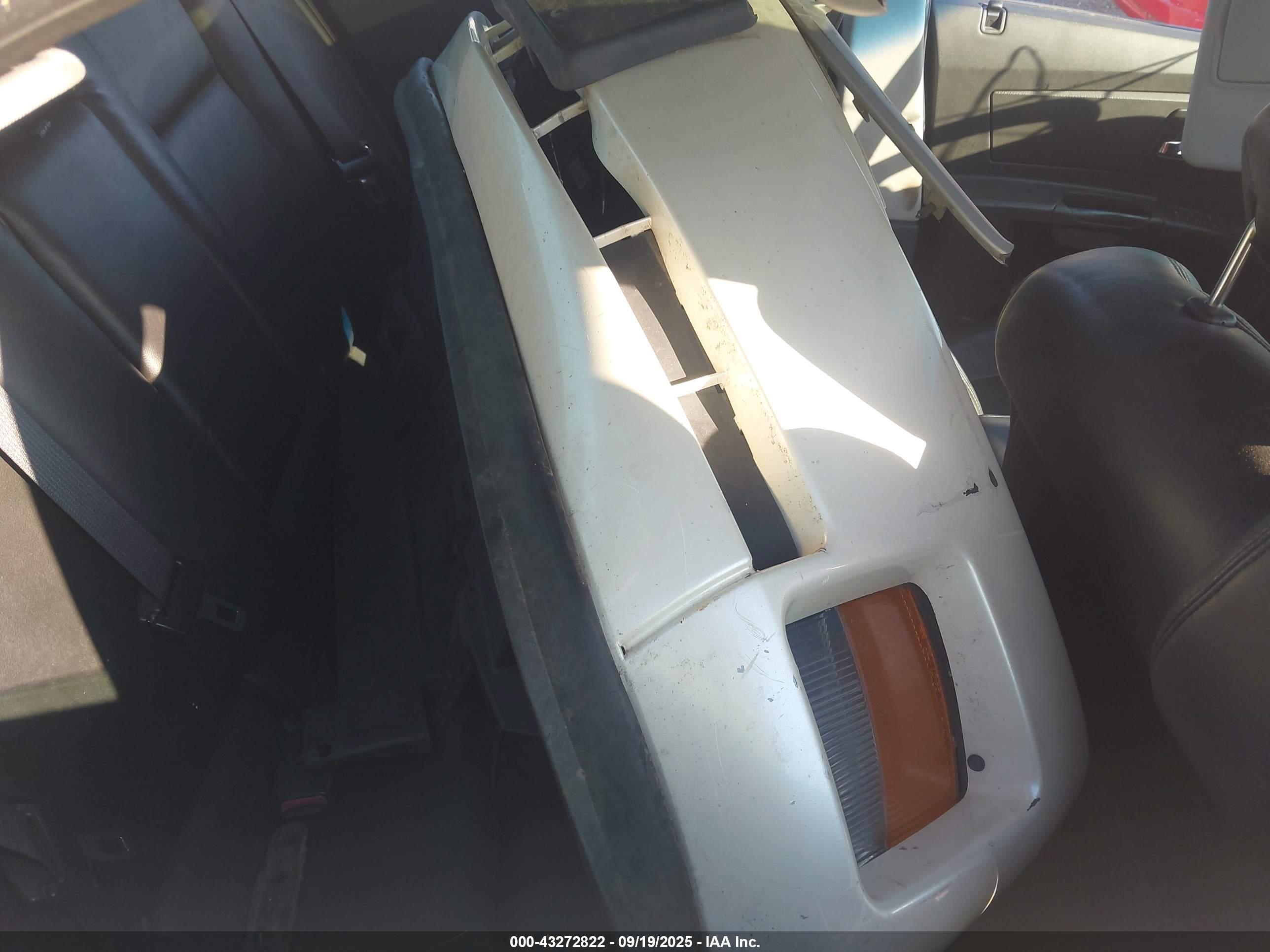 CADILLAC CTS image 8