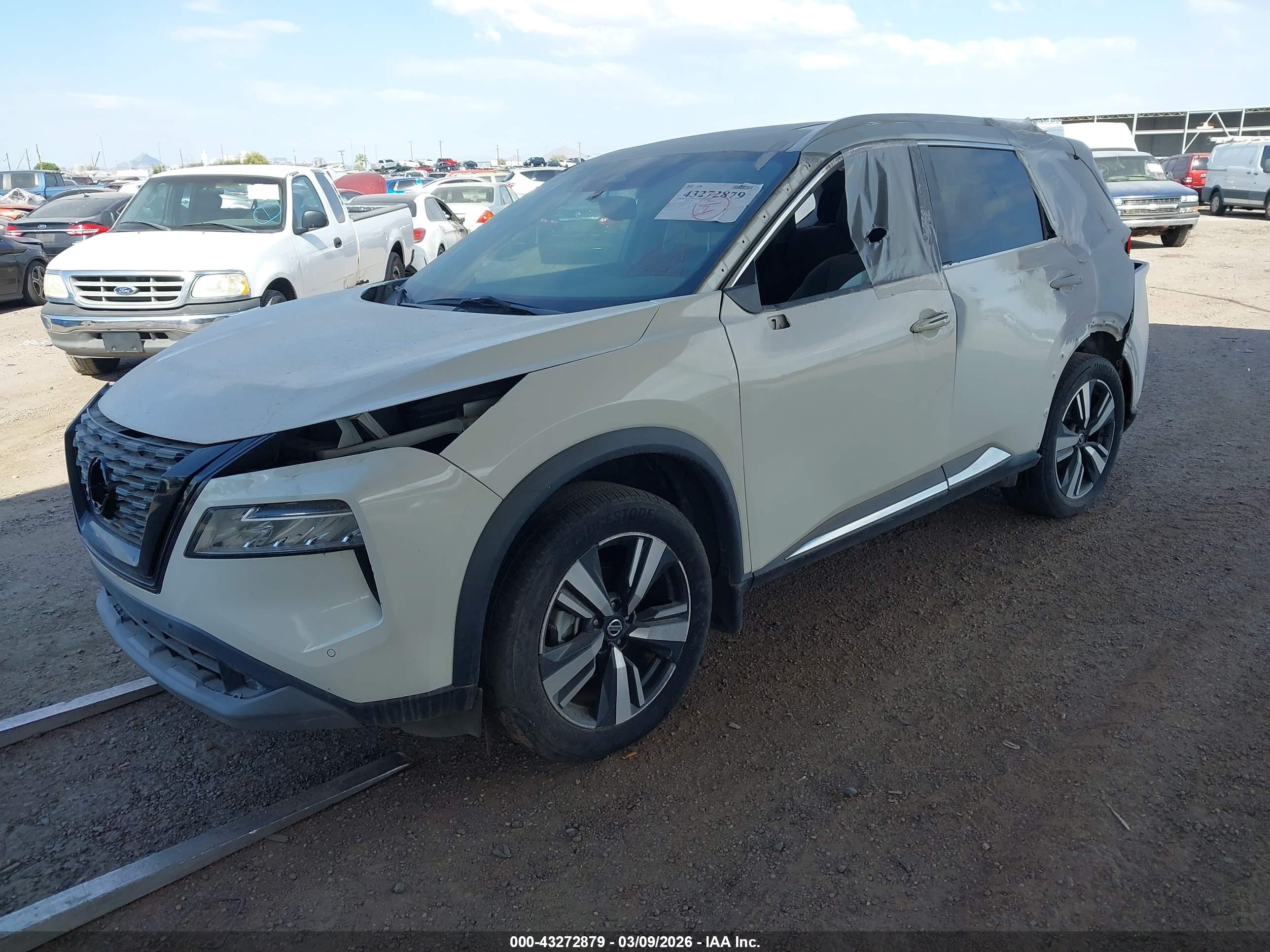 NISSAN ROGUE image 2