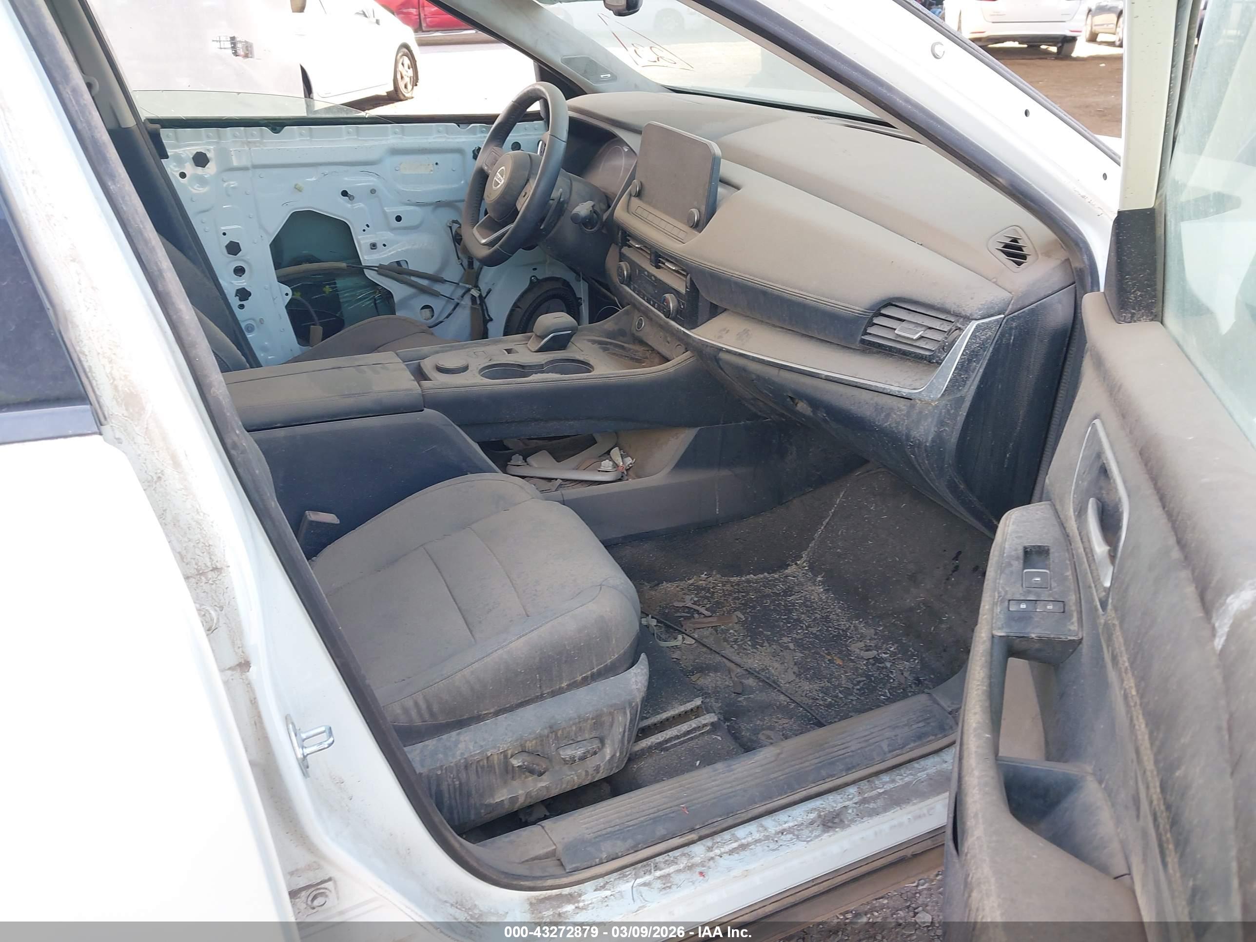 NISSAN ROGUE image 5