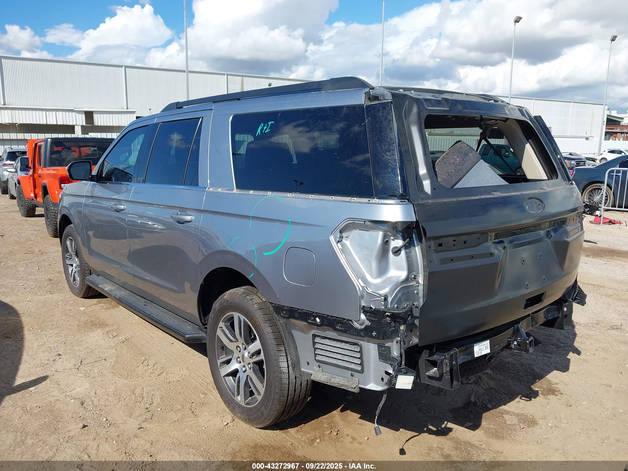 FORD EXPEDITION image 3