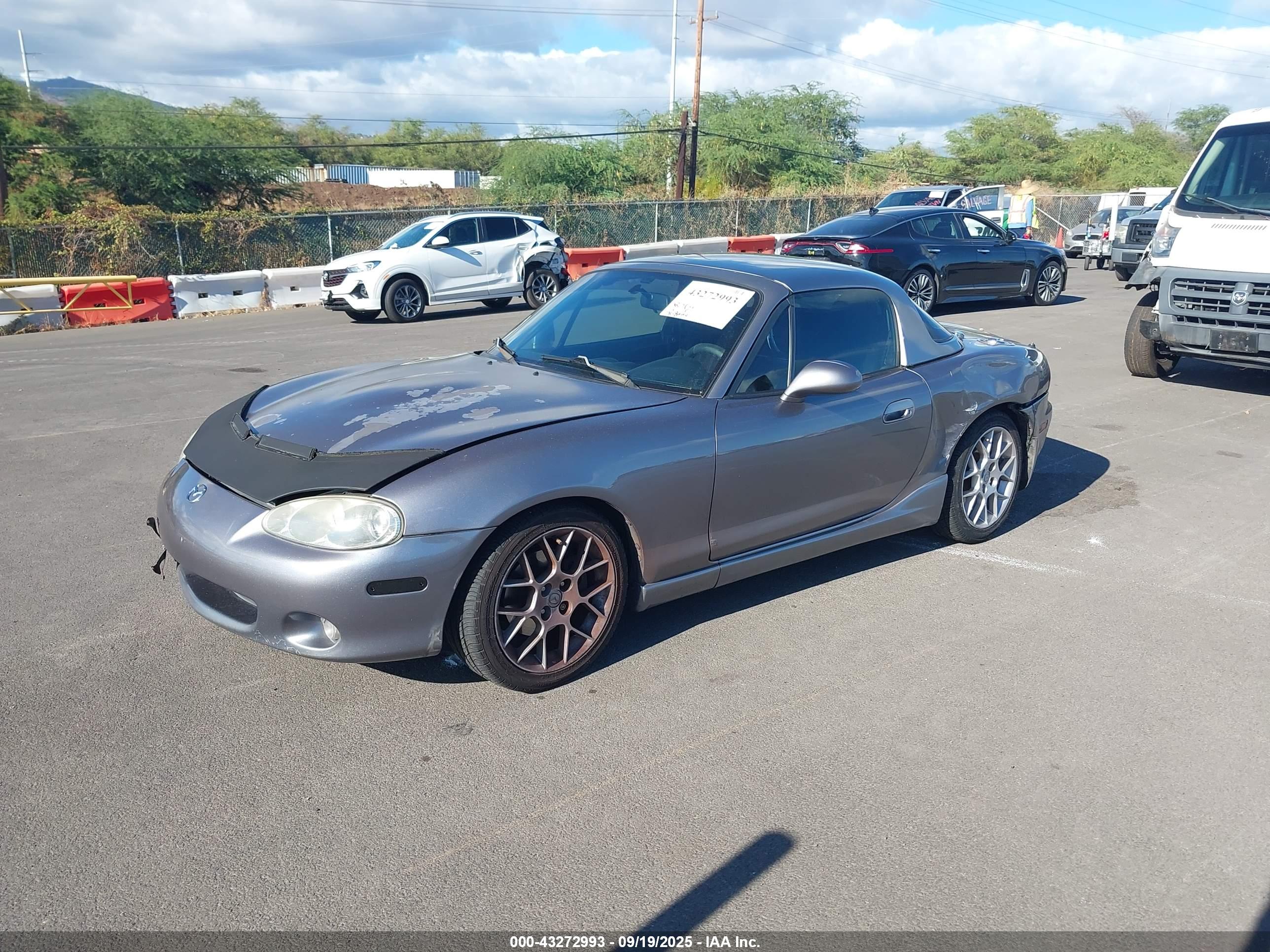MAZDA MX-5 image 2
