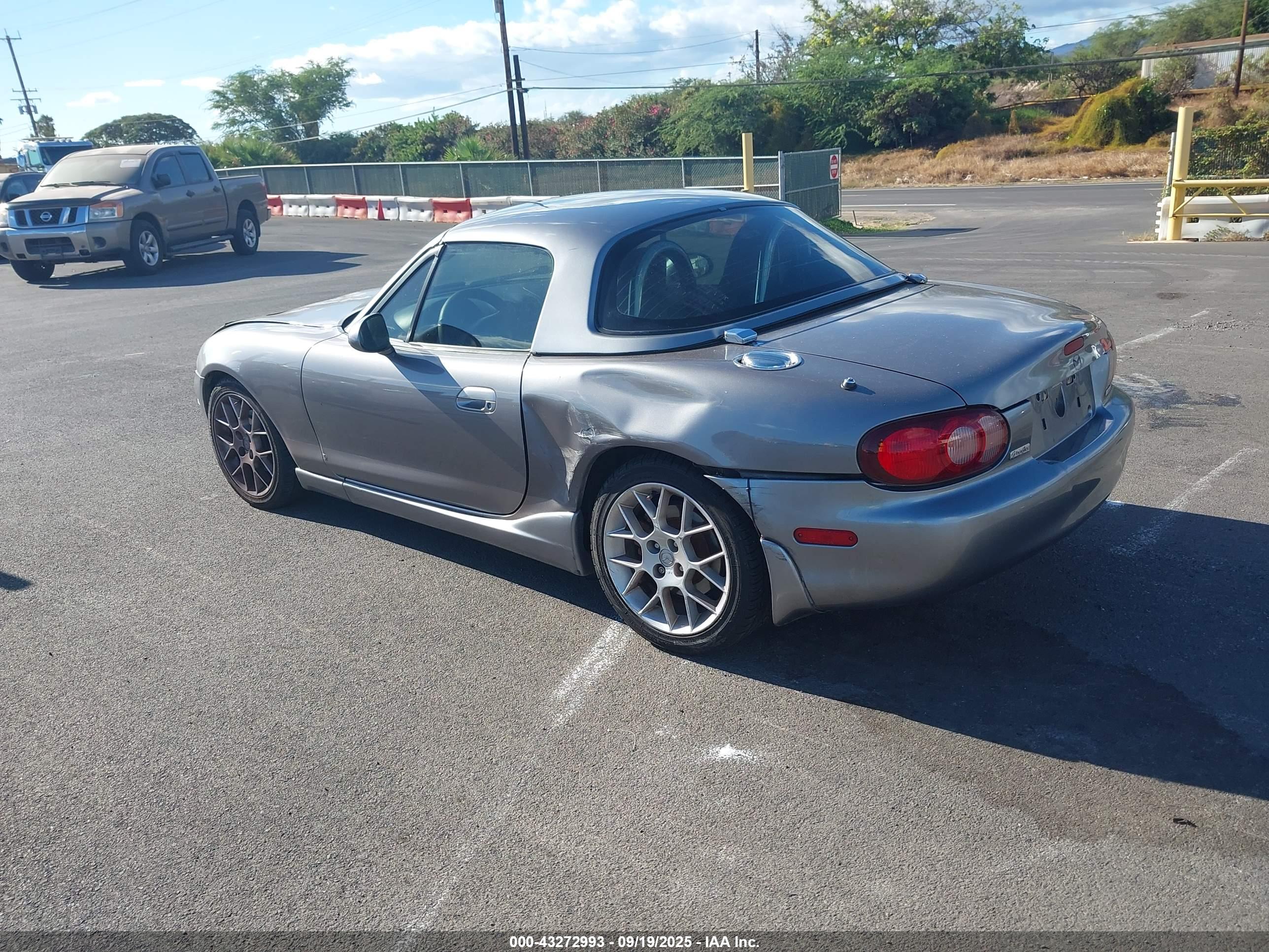 MAZDA MX-5 image 3