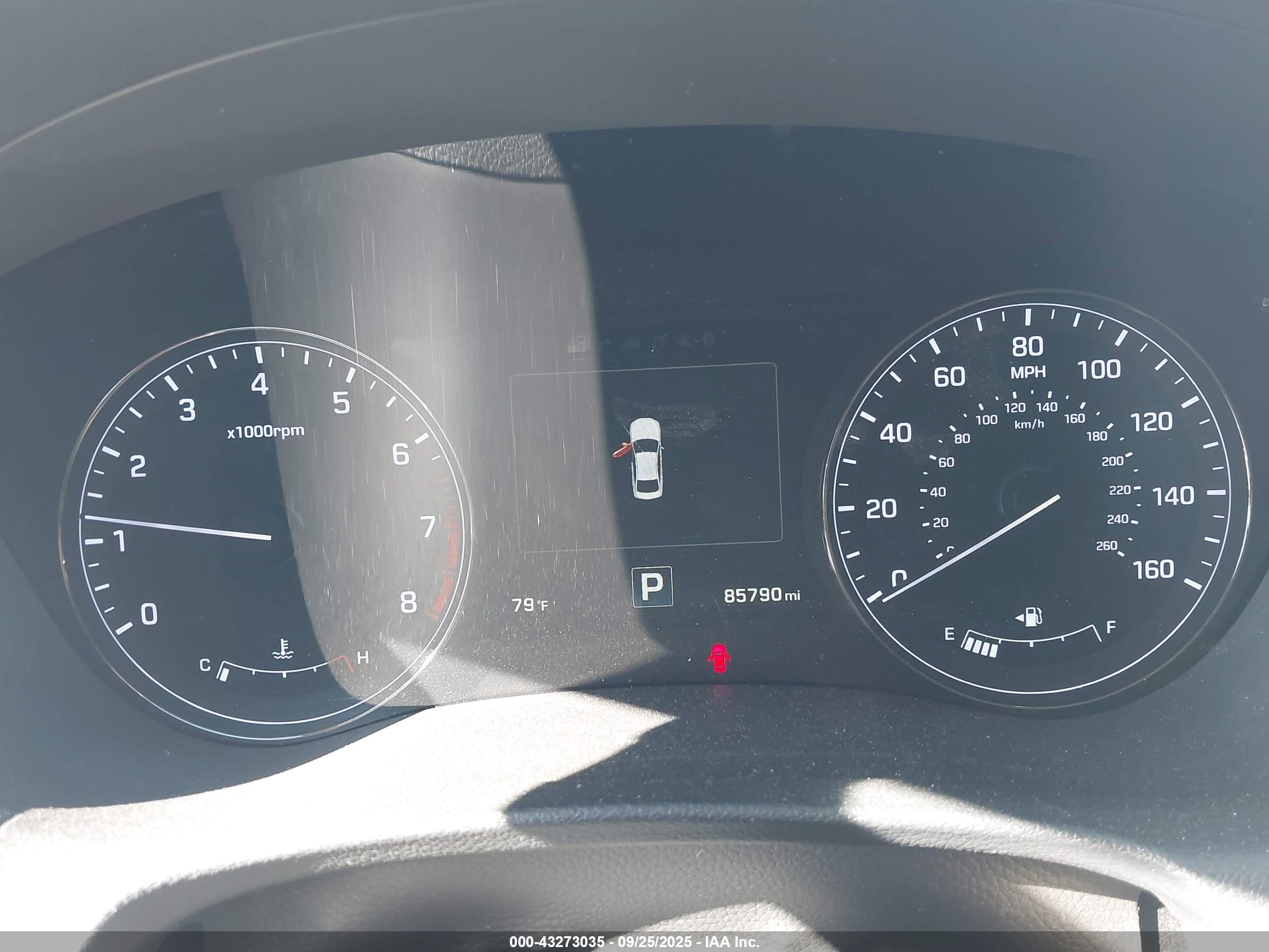 HYUNDAI GENESIS image 7