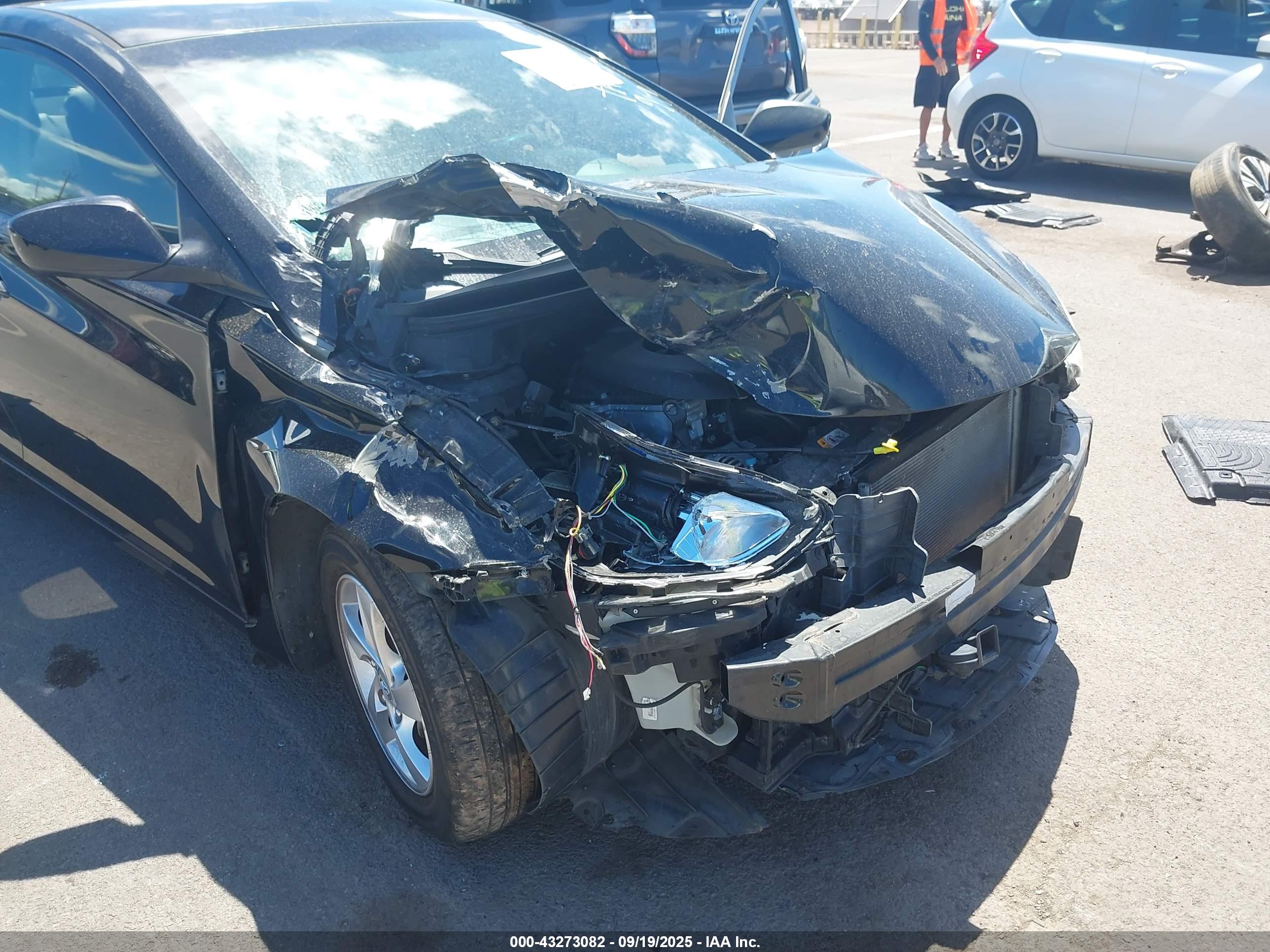 HYUNDAI ELANTRA image 6
