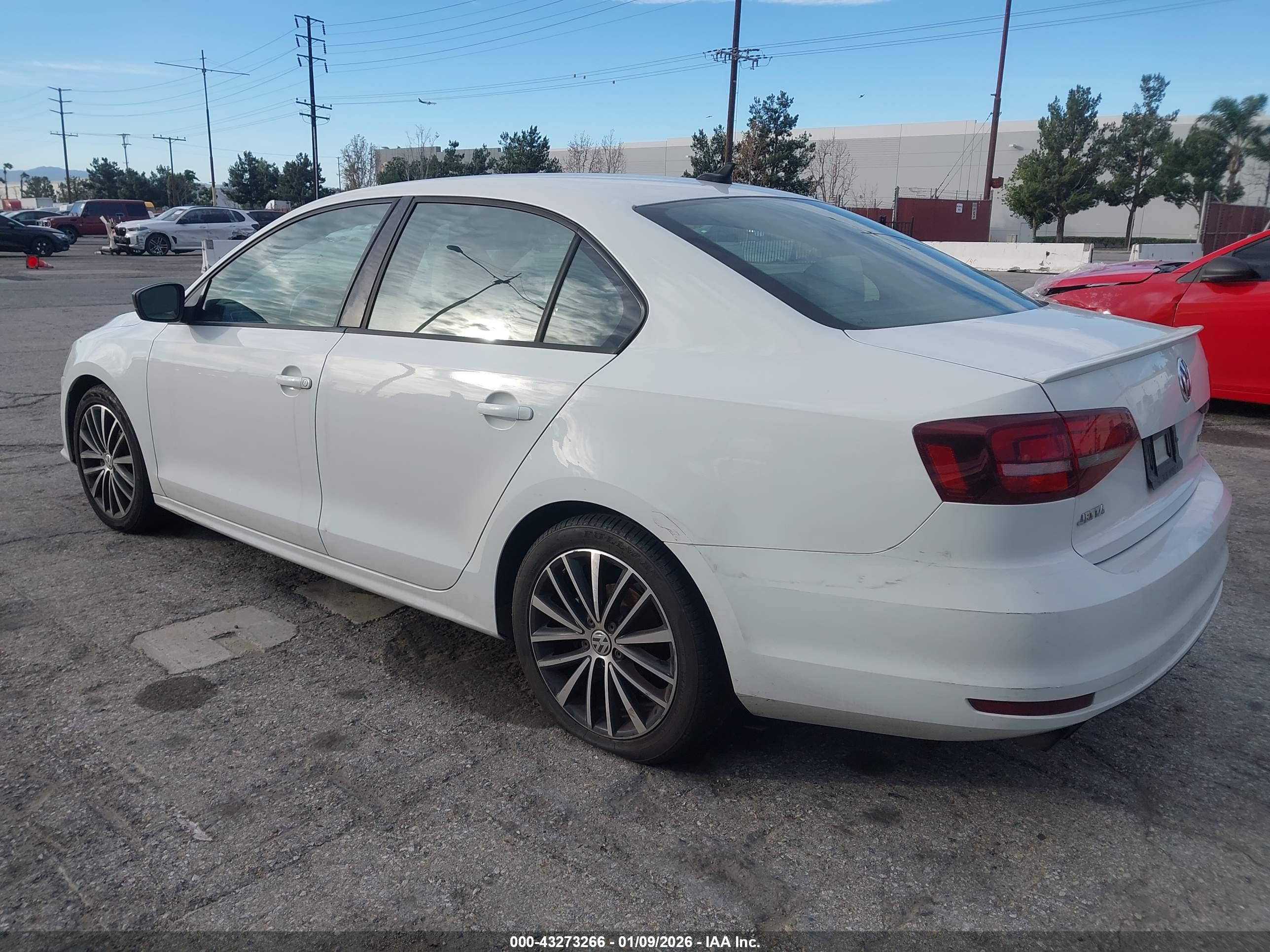 VOLKSWAGEN JETTA image 3
