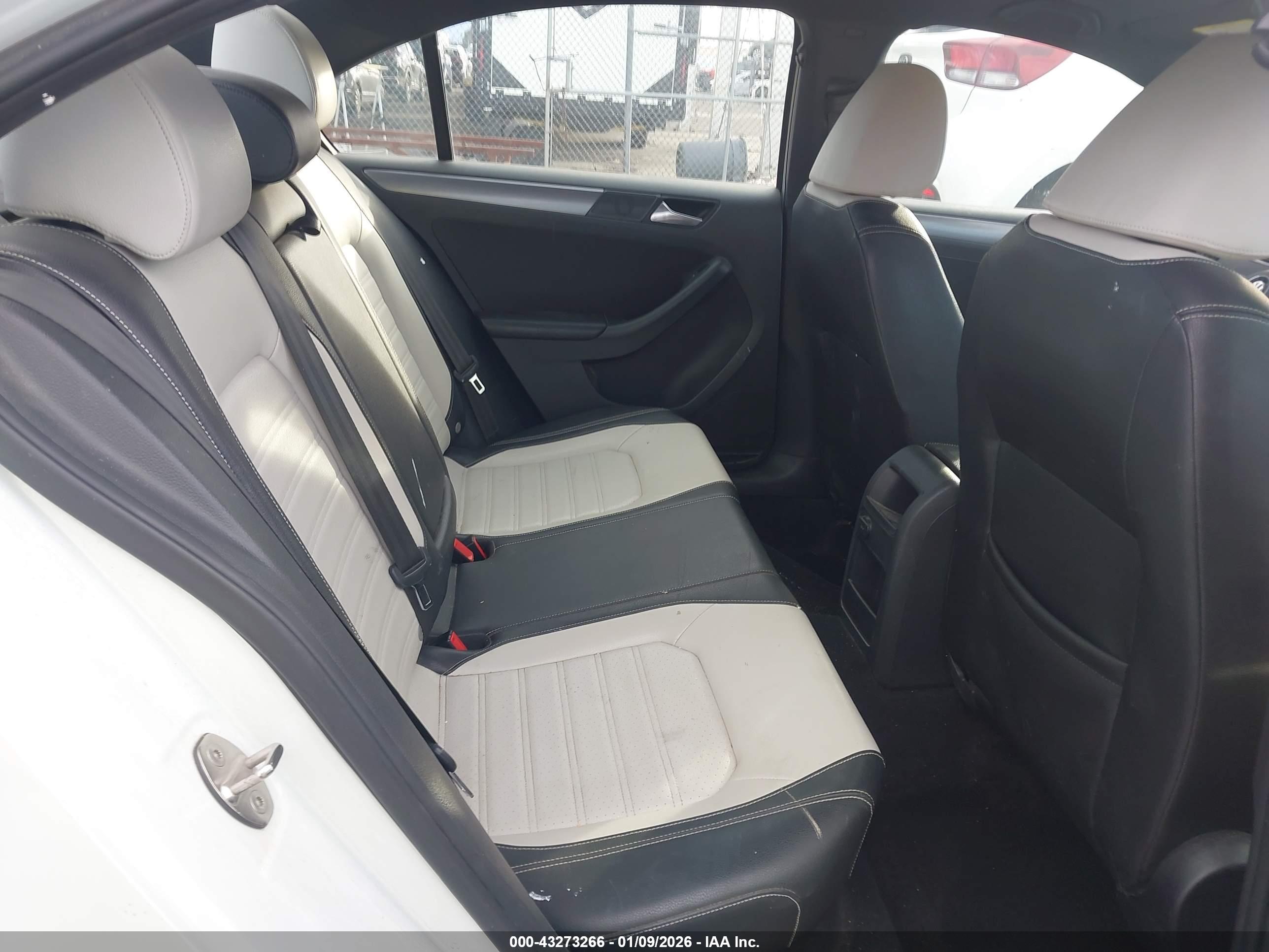 VOLKSWAGEN JETTA image 8