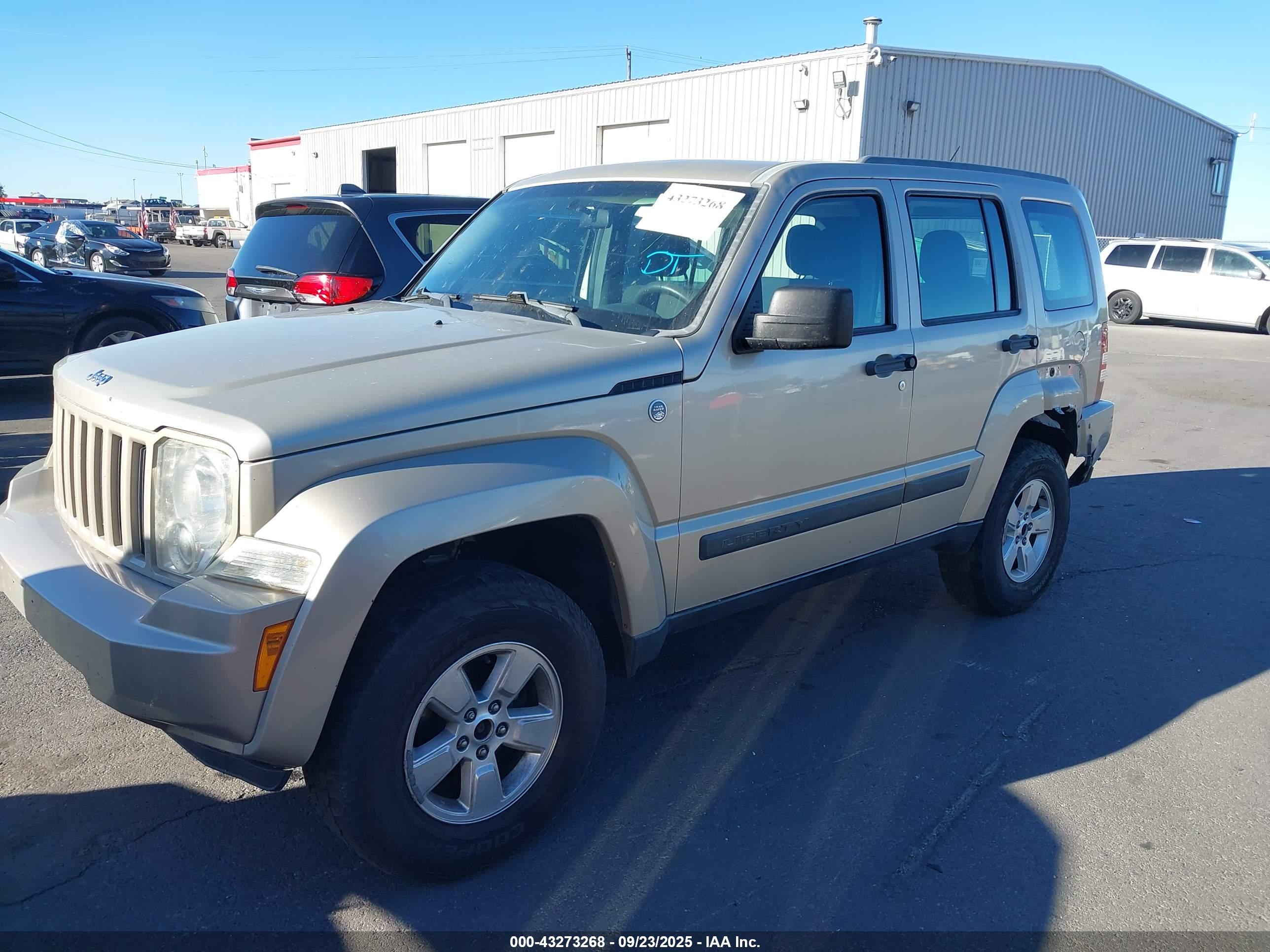 JEEP LIBERTY image 2