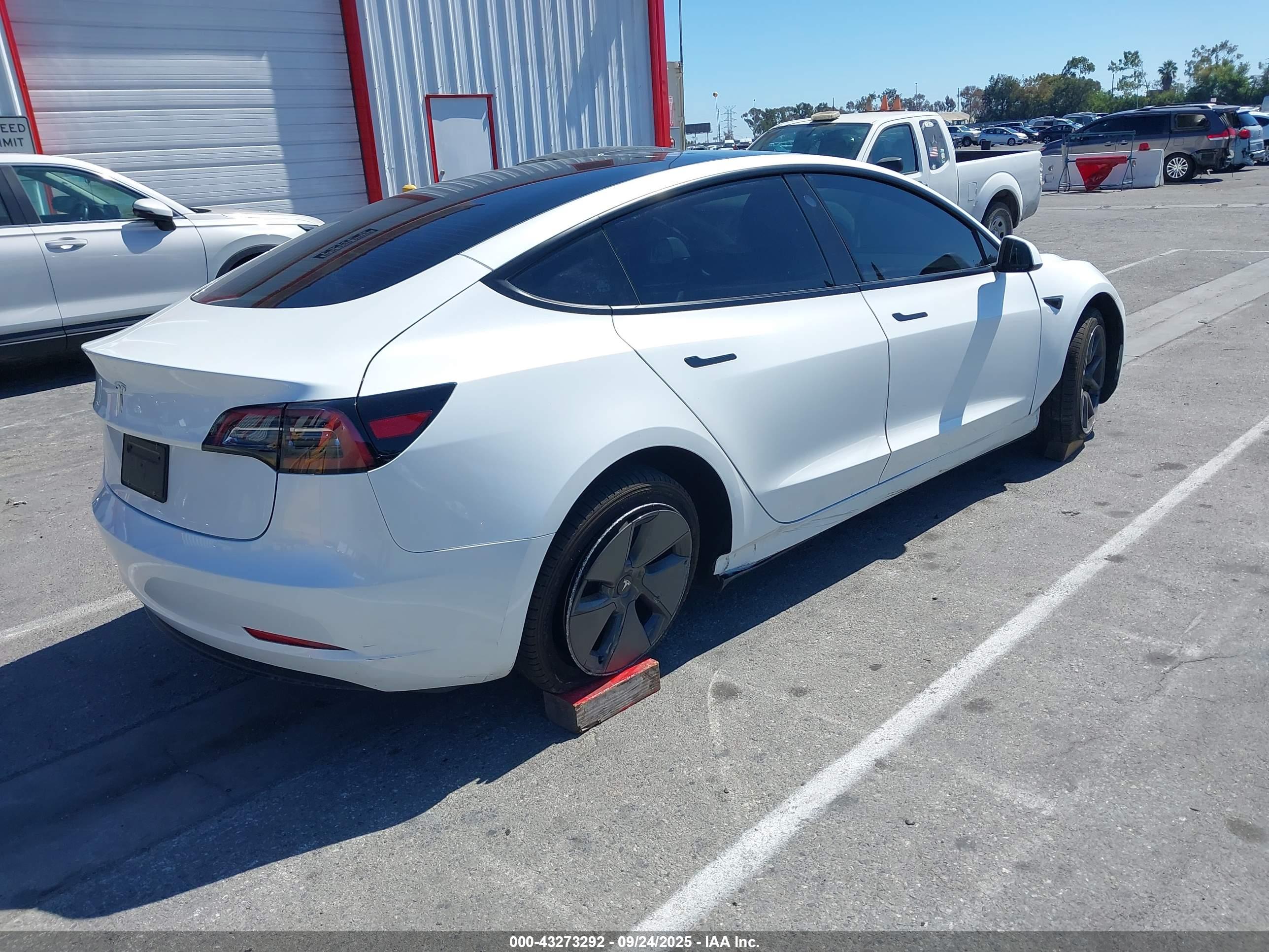 TESLA MODEL image 4