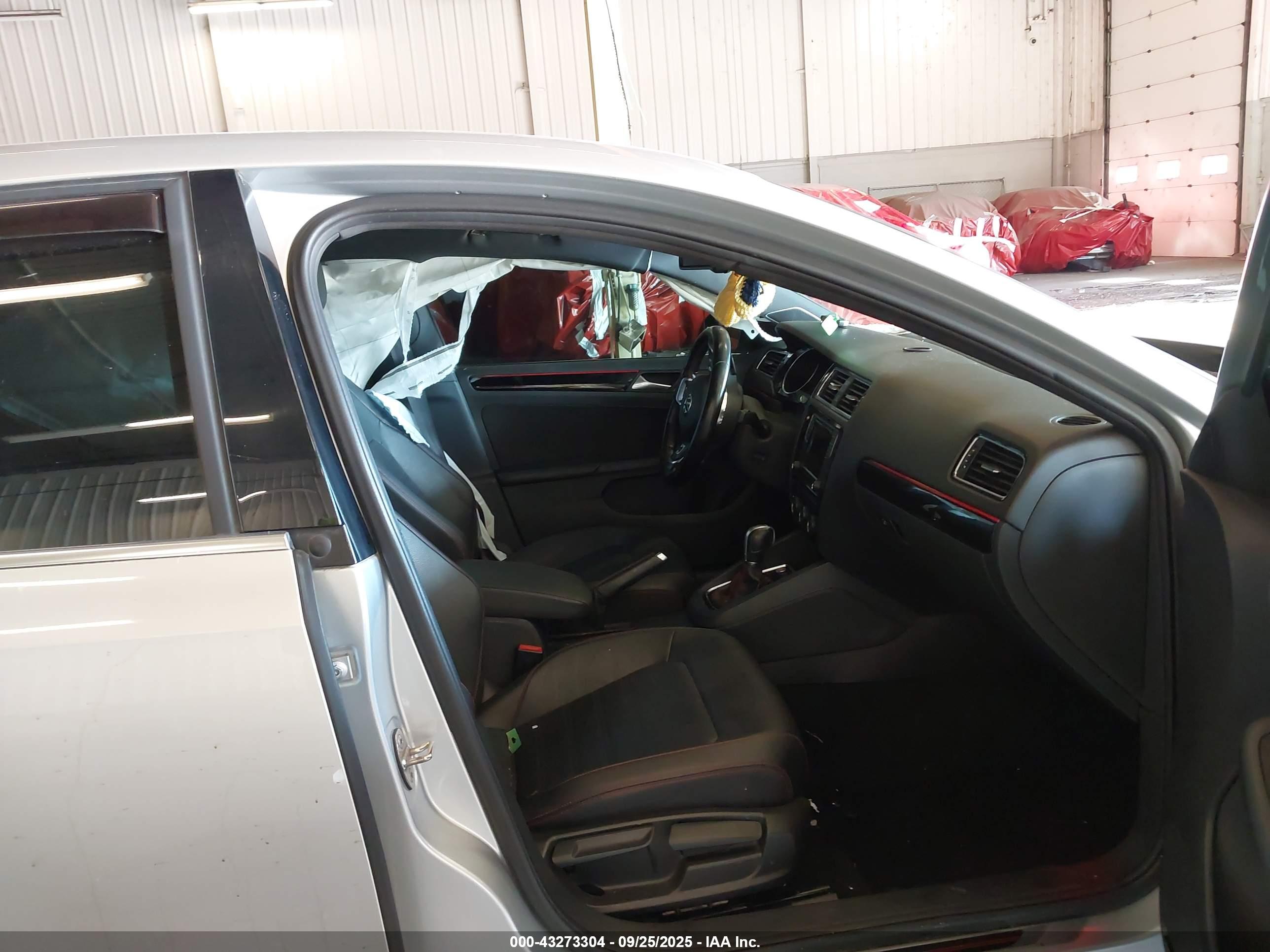 VOLKSWAGEN JETTA image 5