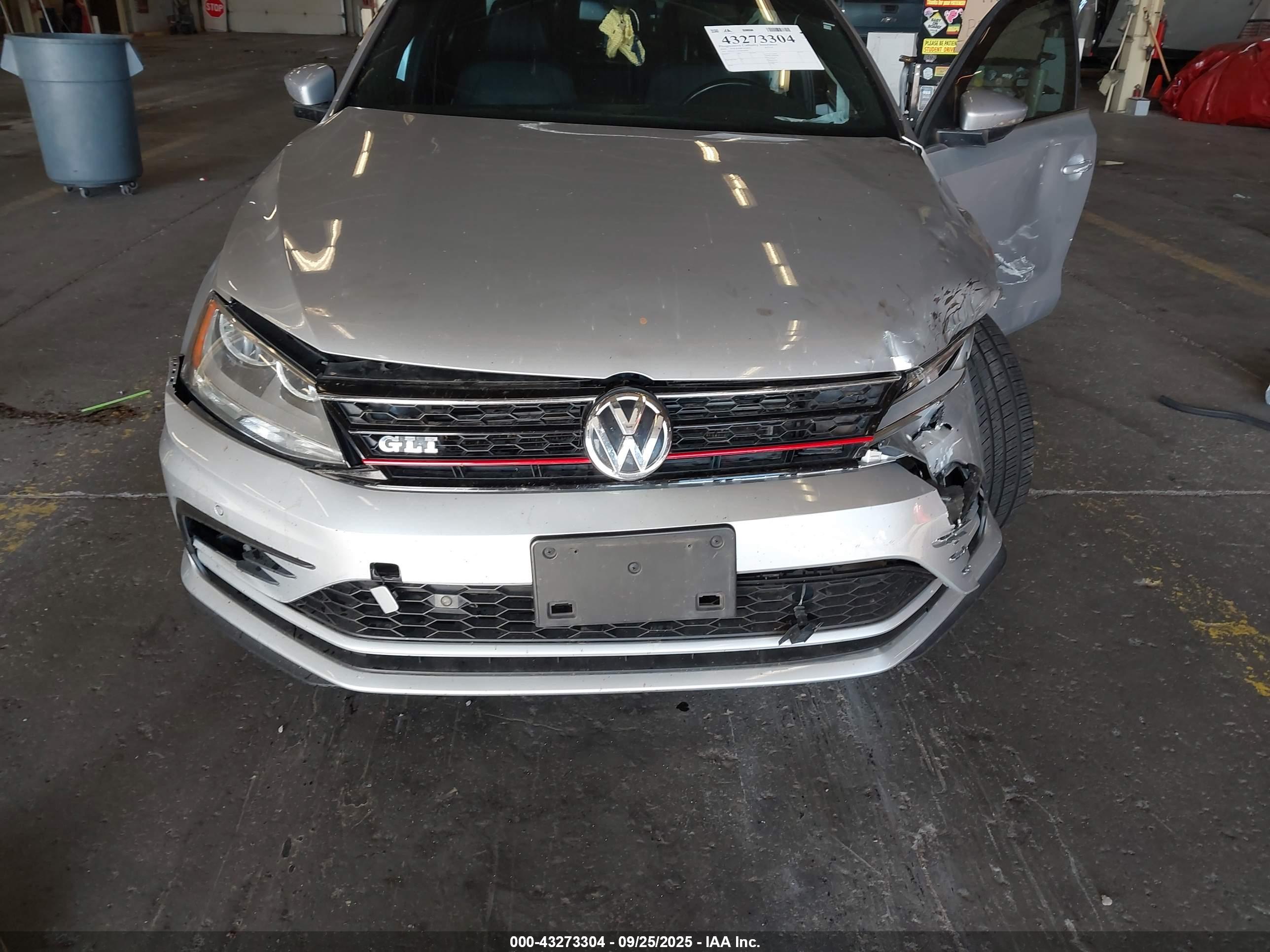 VOLKSWAGEN JETTA image 6
