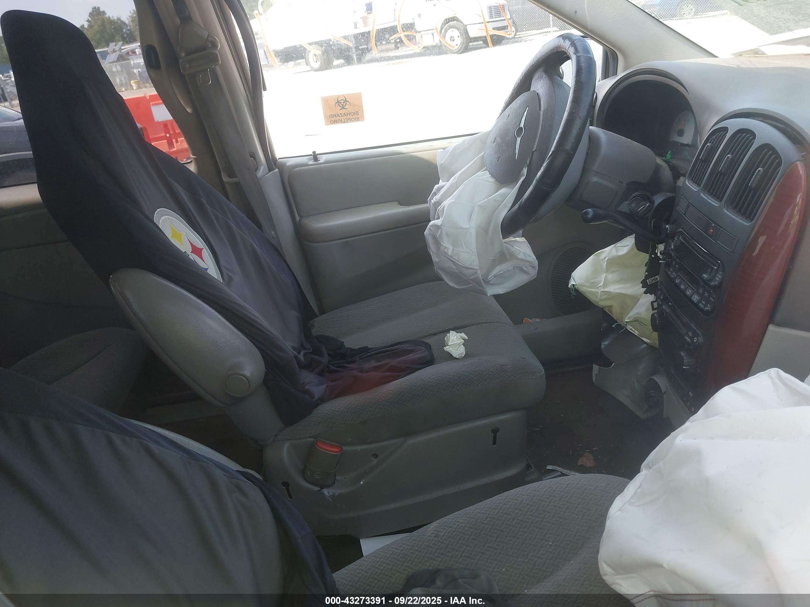 CHRYSLER TOWN image 5