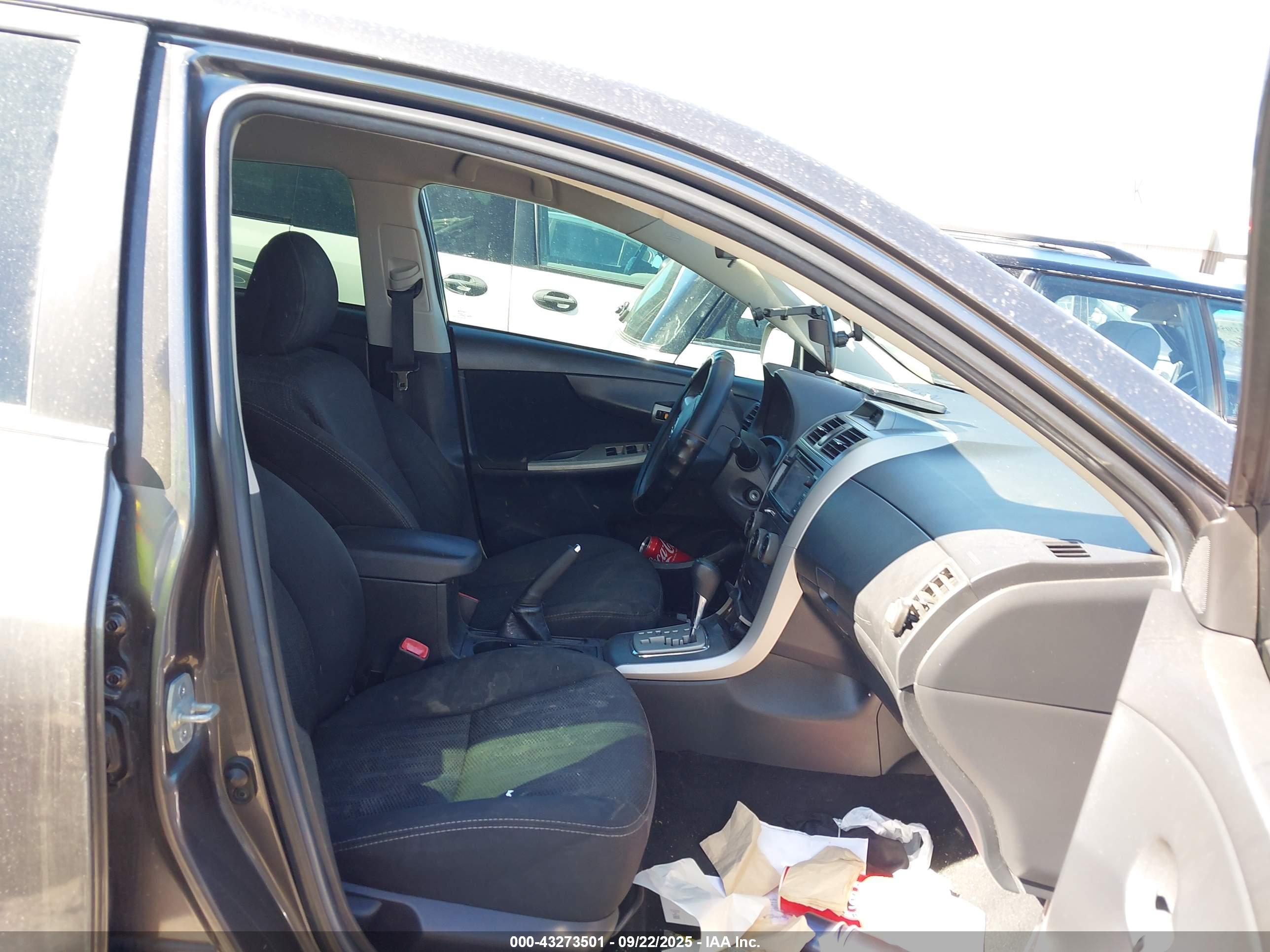 TOYOTA COROLLA image 5