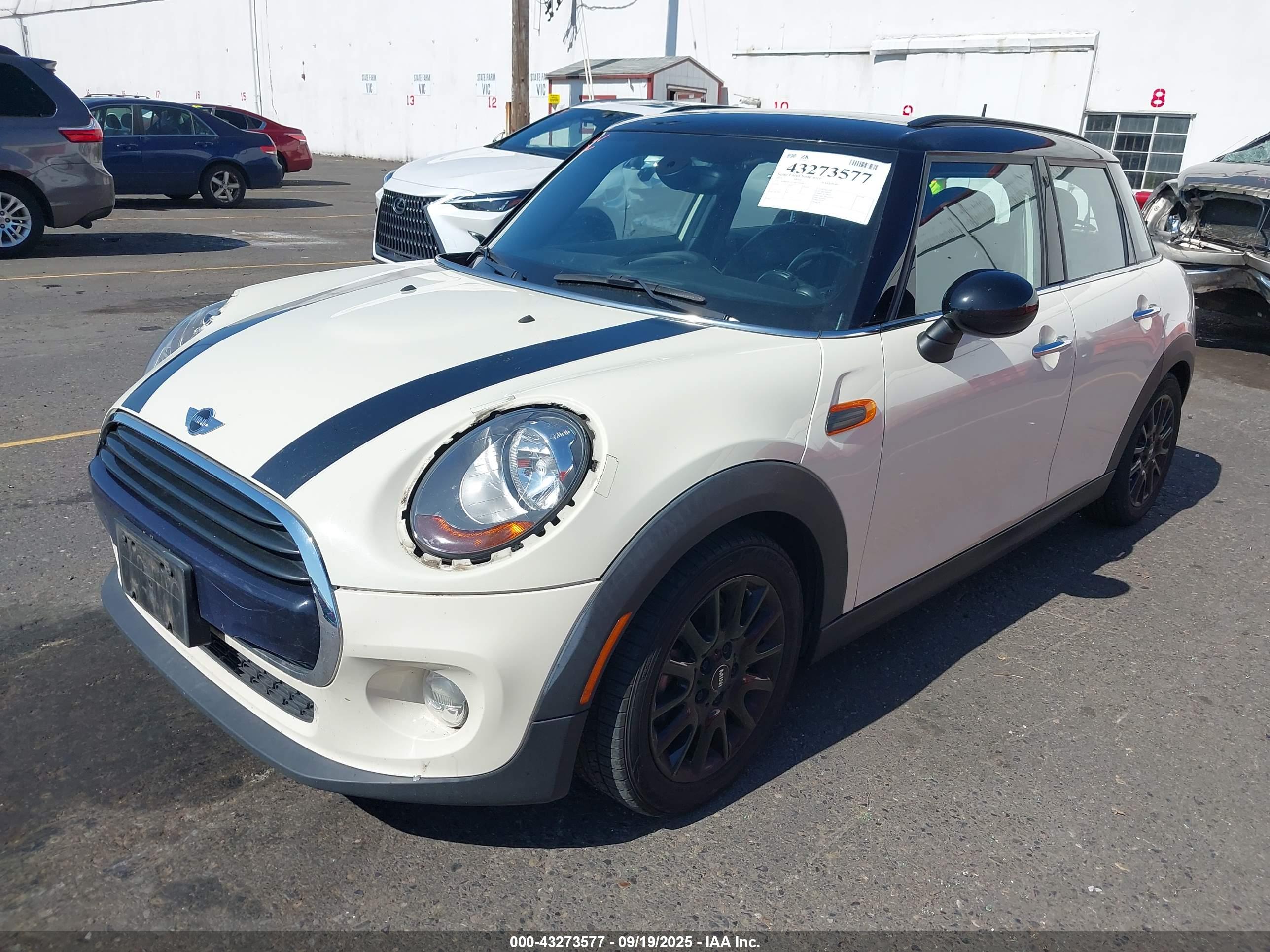 MINI HARDTOP image 2