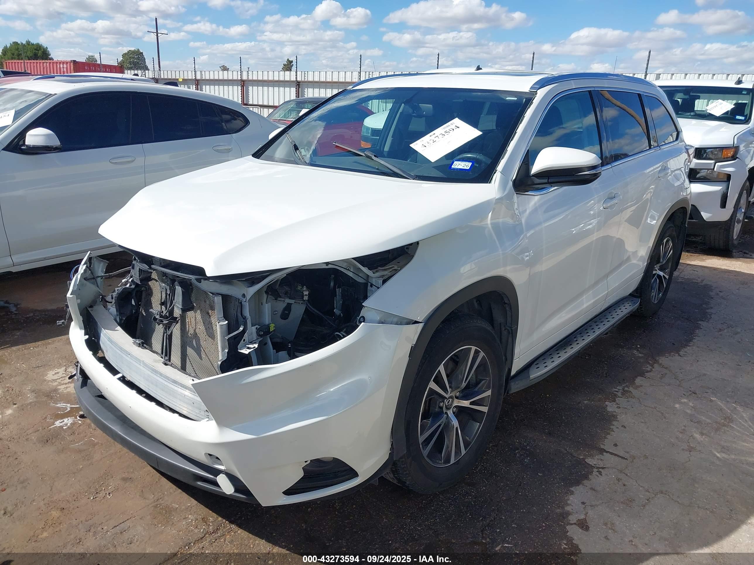 TOYOTA HIGHLANDER image 2