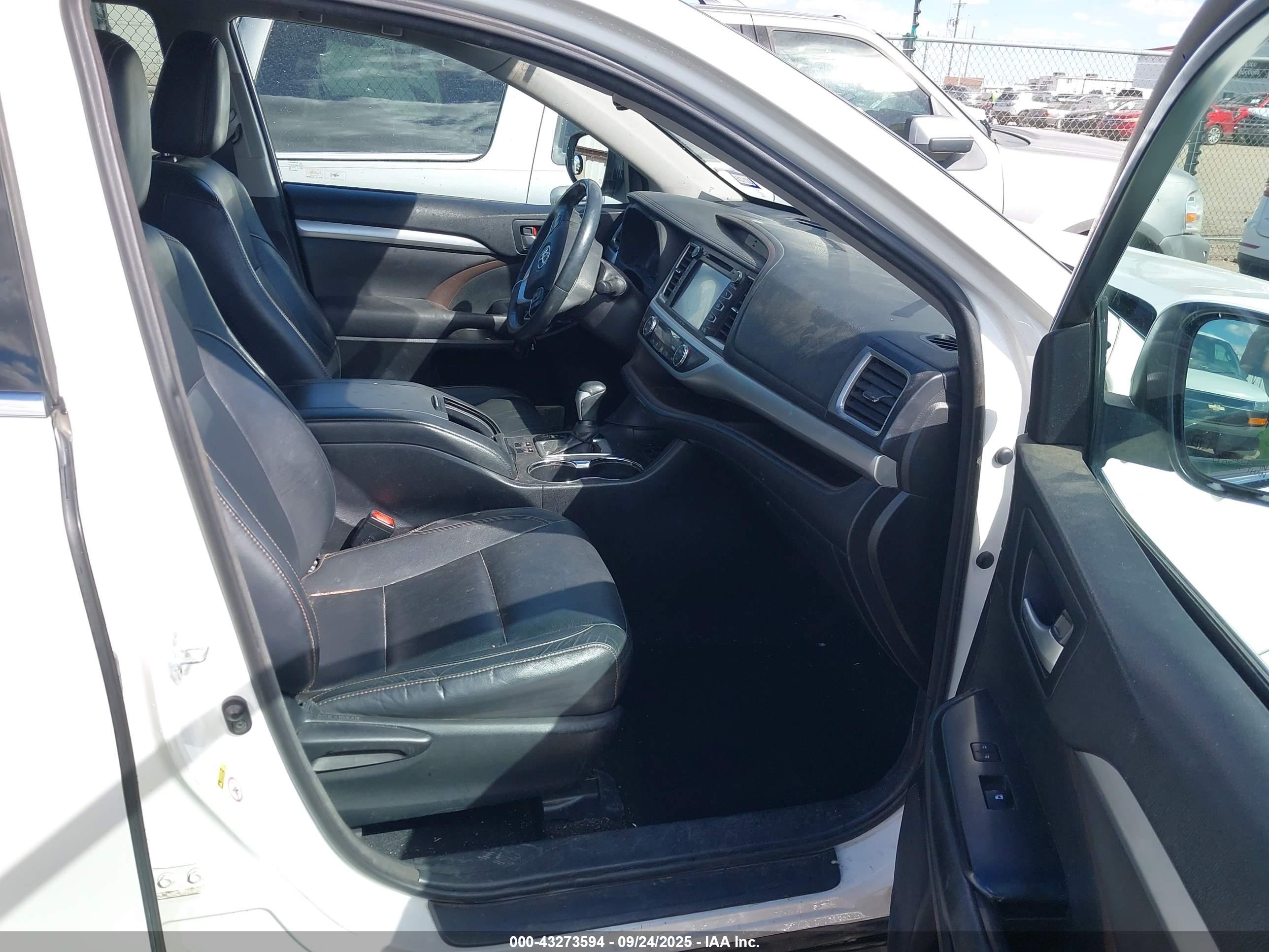 TOYOTA HIGHLANDER image 5