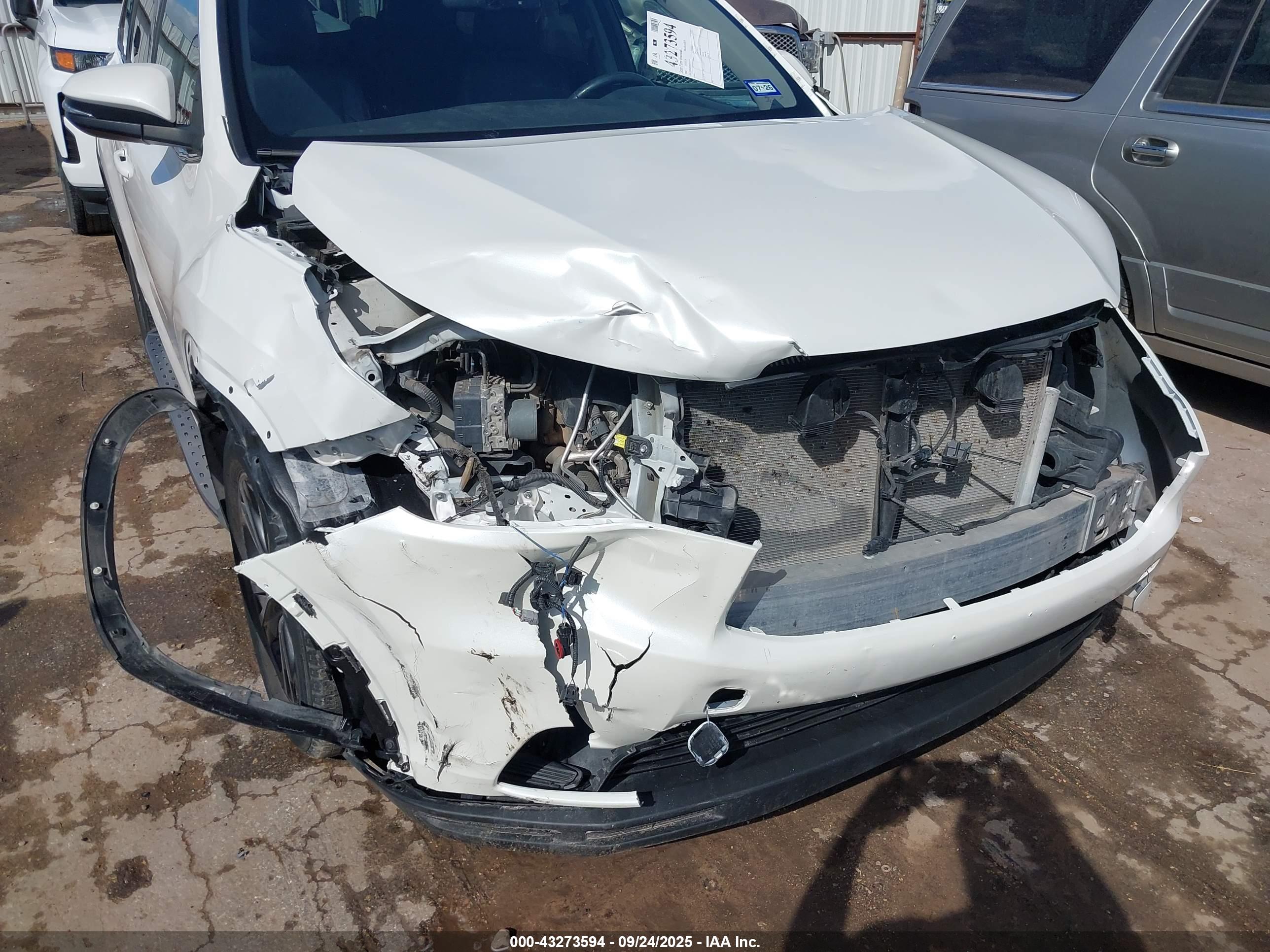 TOYOTA HIGHLANDER image 6