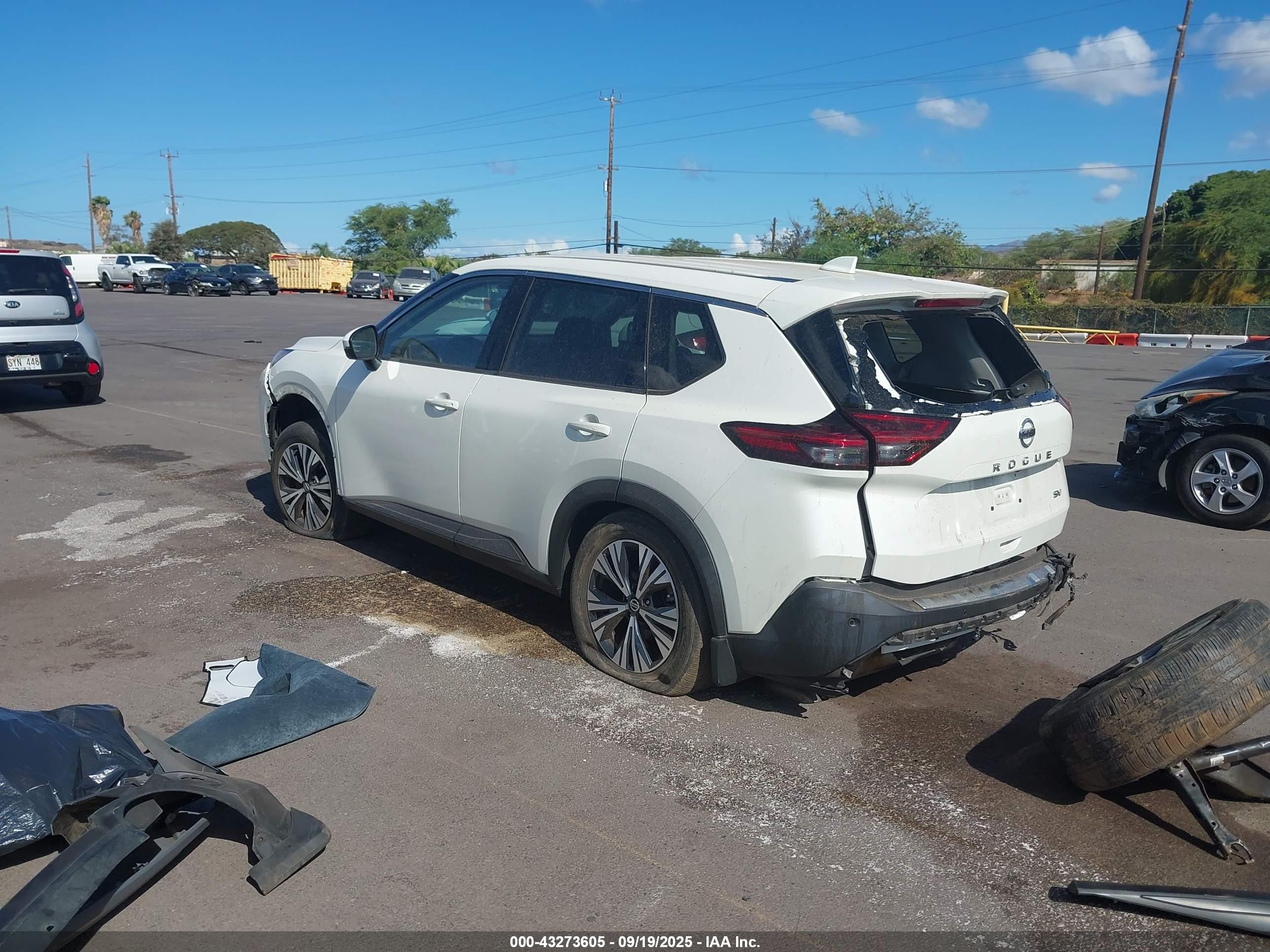 NISSAN ROGUE image 3