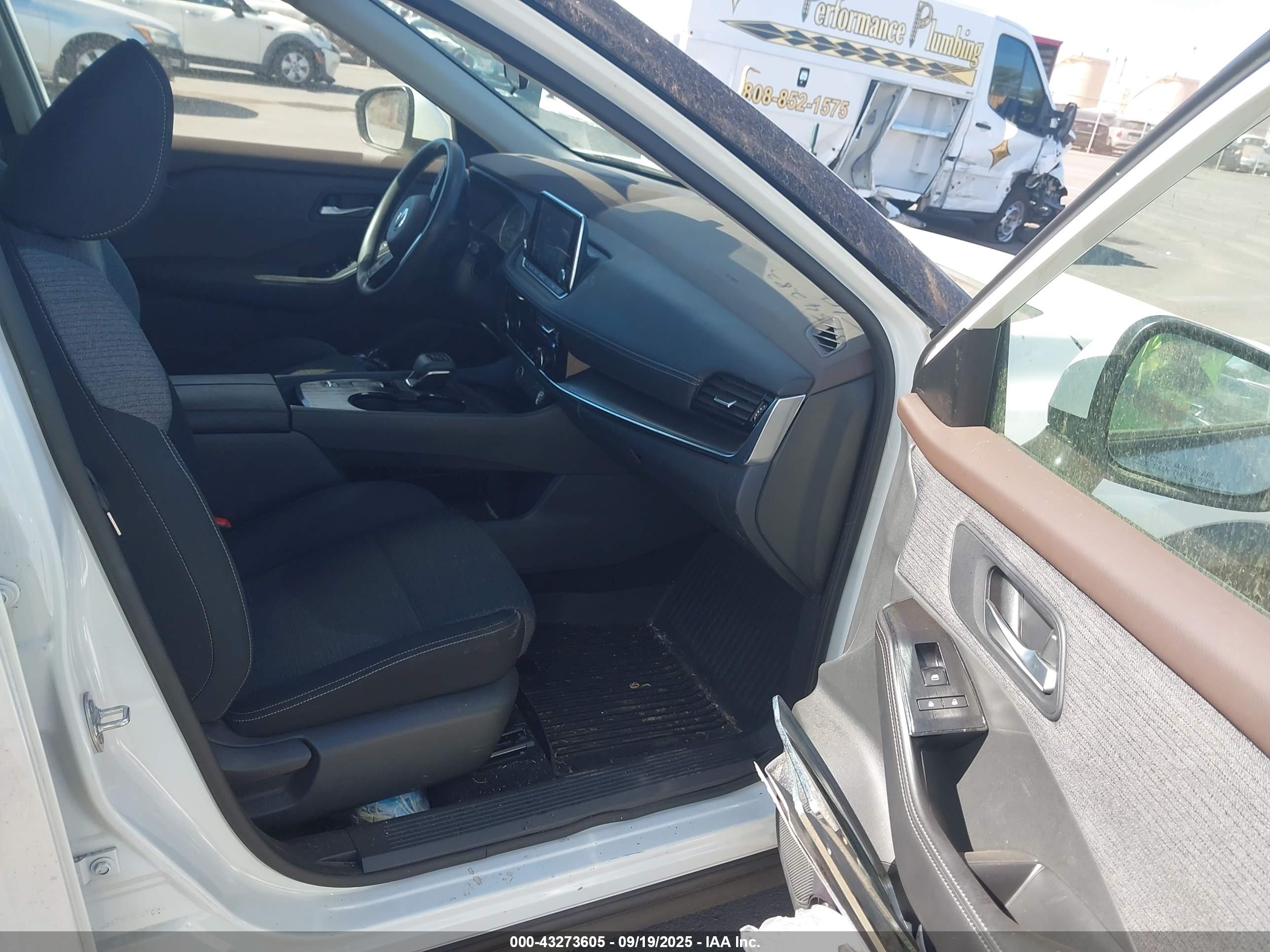 NISSAN ROGUE image 5