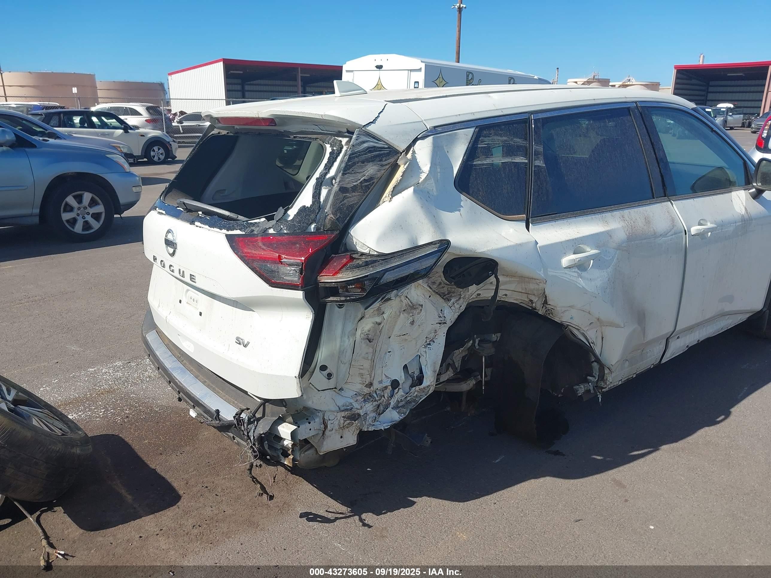 NISSAN ROGUE image 6