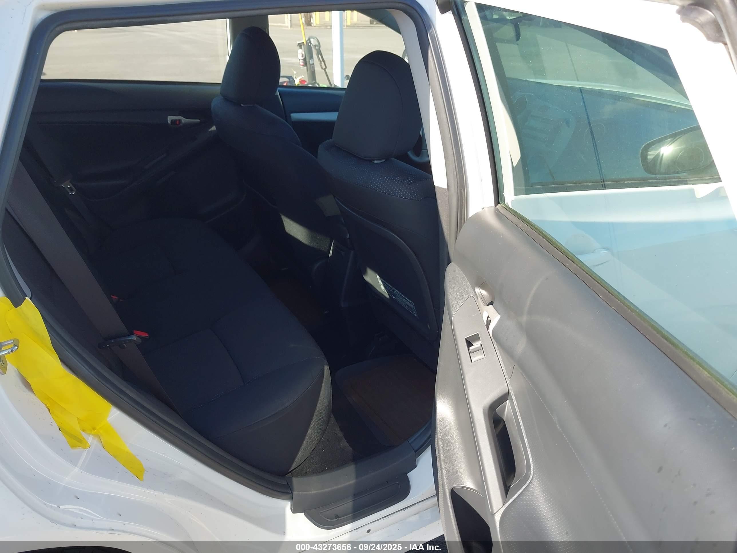 TOYOTA MATRIX image 8