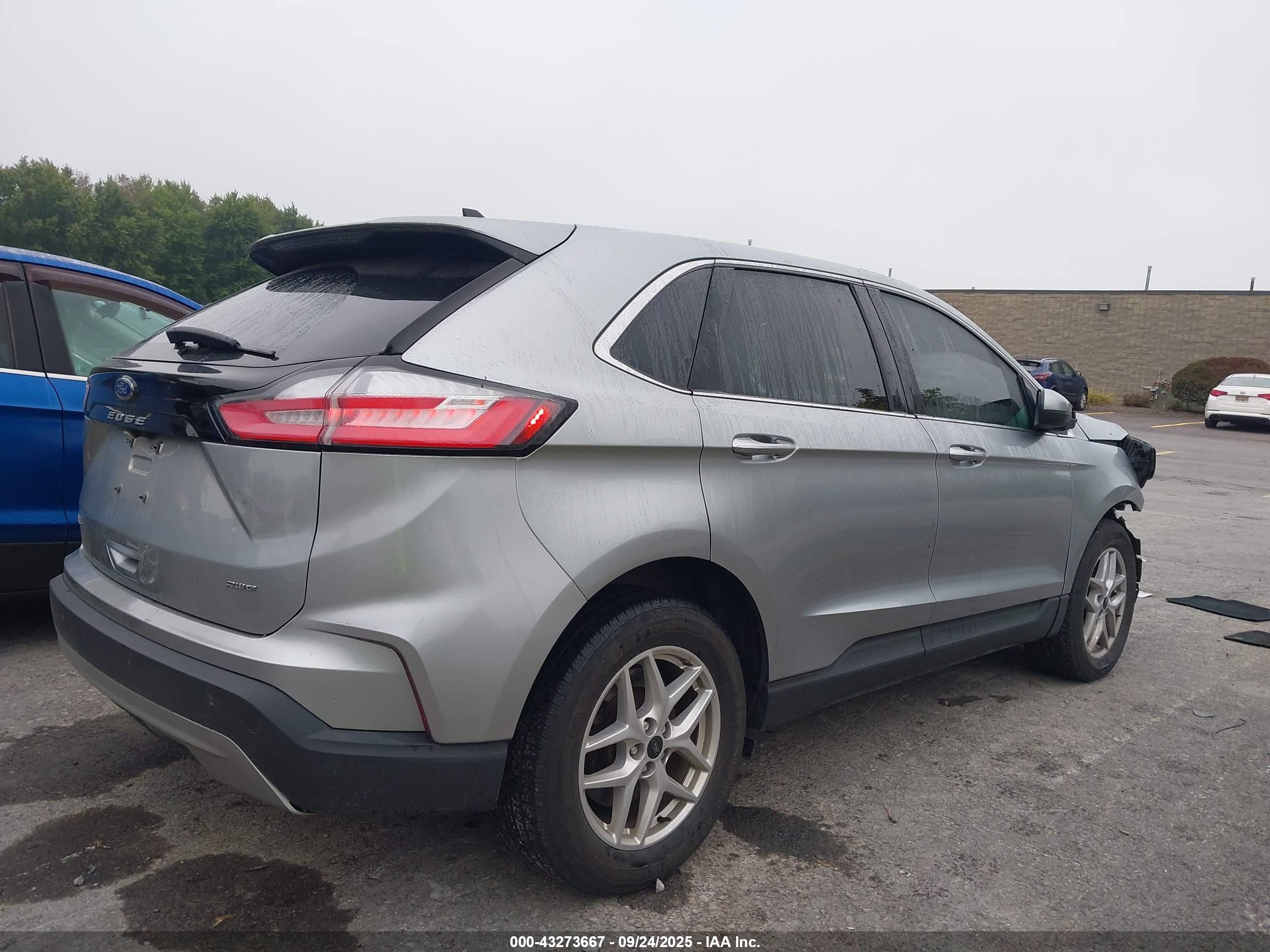 FORD EDGE image 4