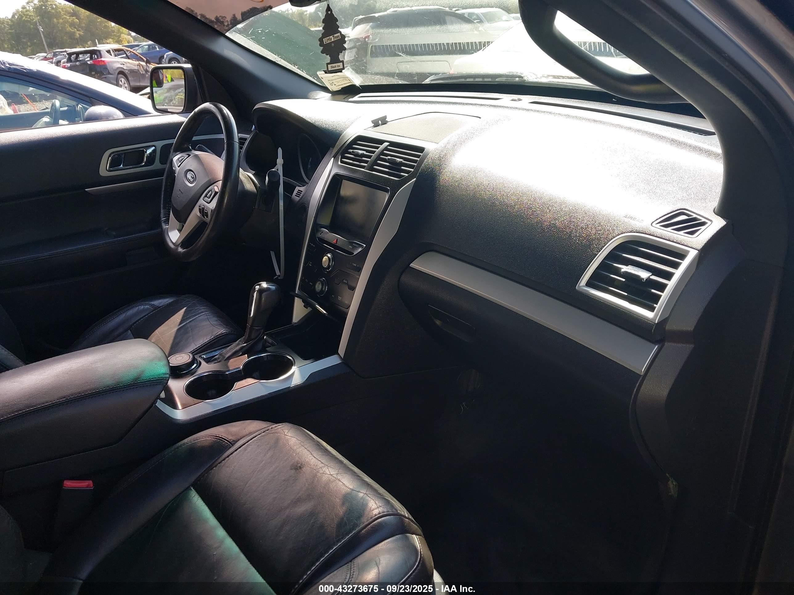 FORD EXPLORER image 5