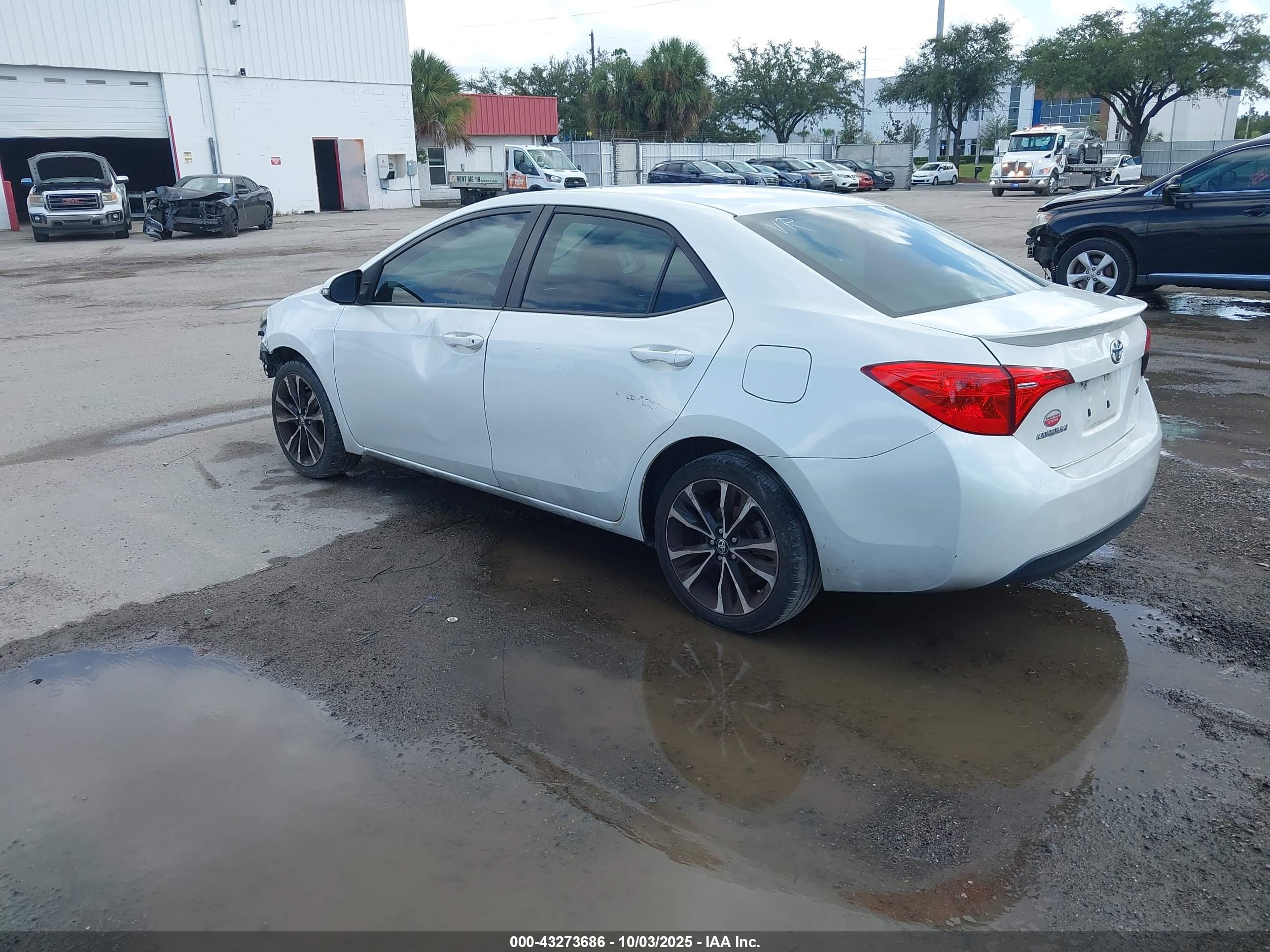 TOYOTA COROLLA image 3