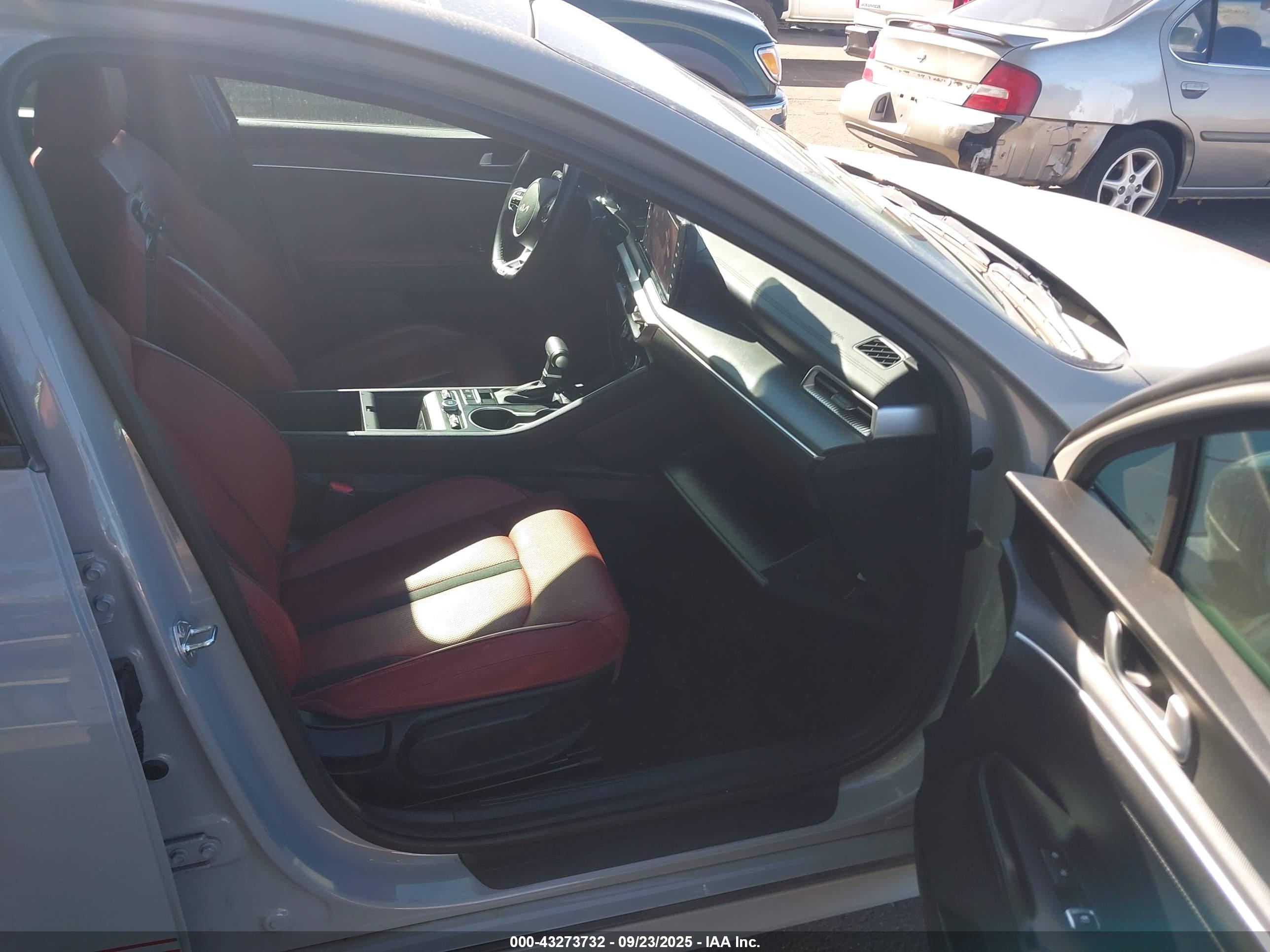 KIA K5 image 5