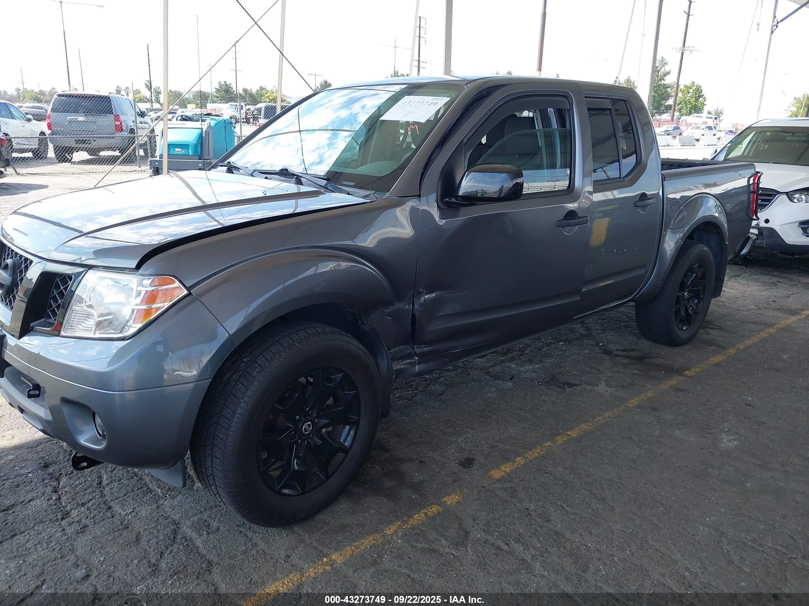 NISSAN FRONTIER image 2