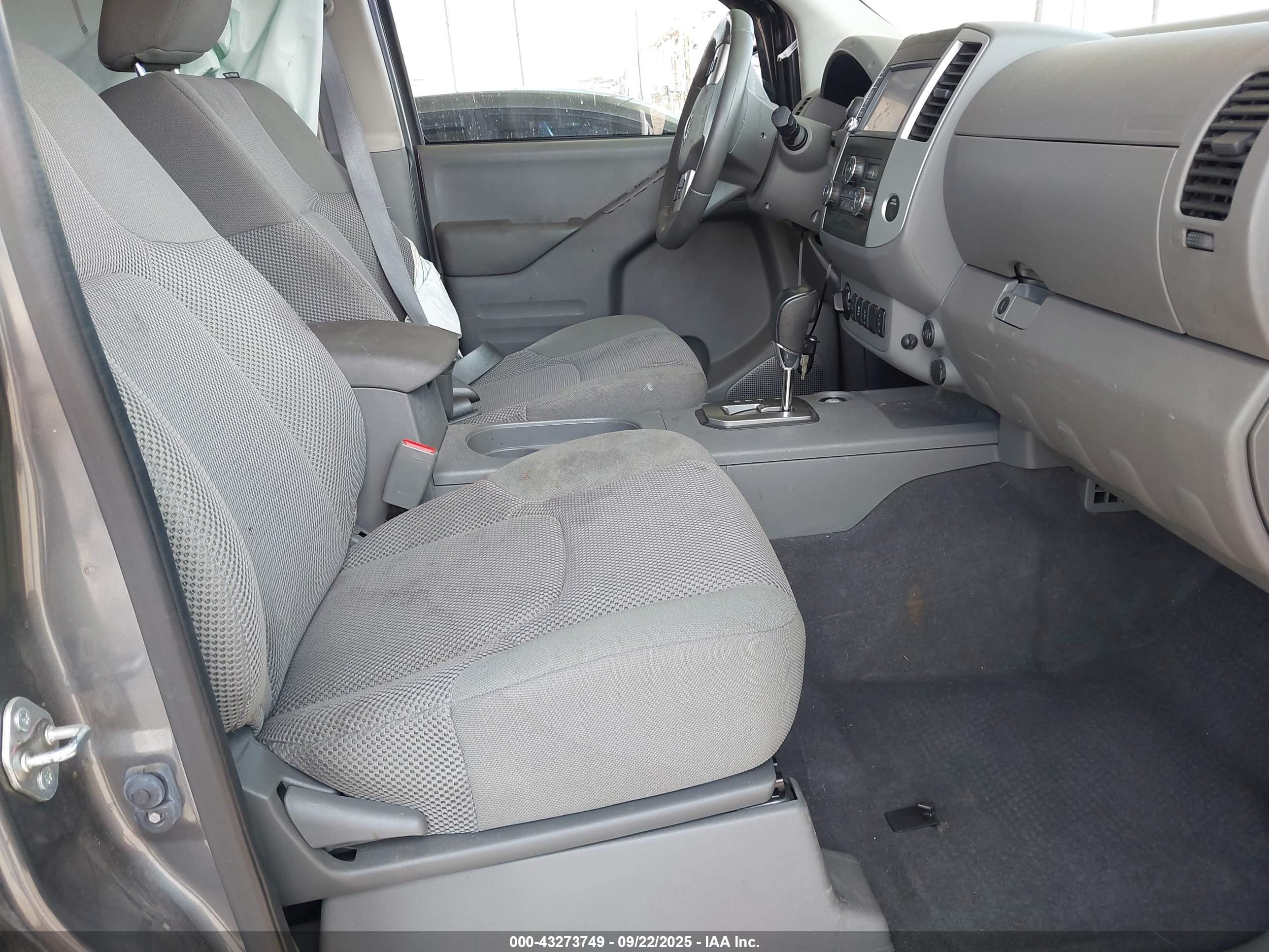 NISSAN FRONTIER image 5