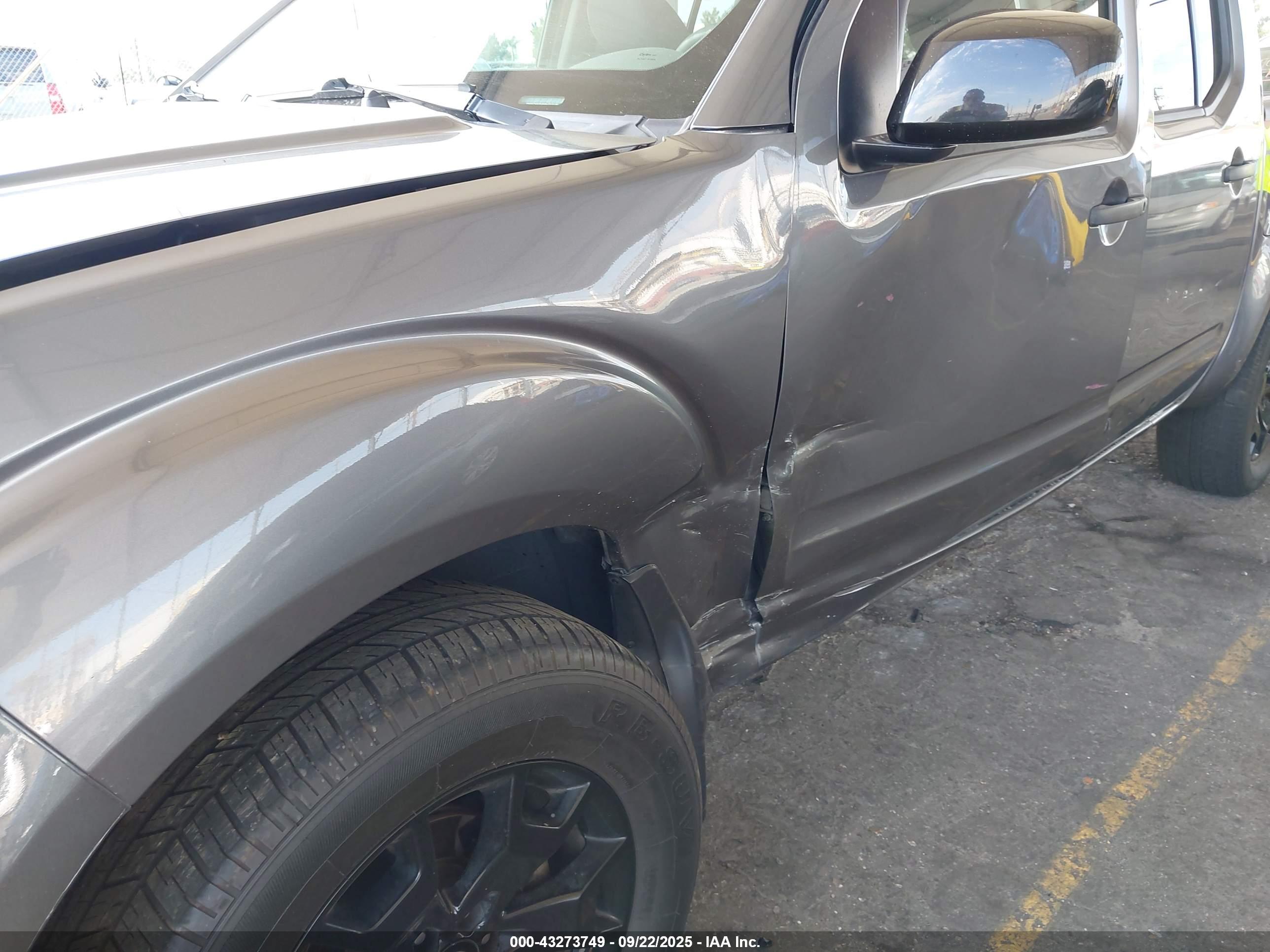 NISSAN FRONTIER image 6
