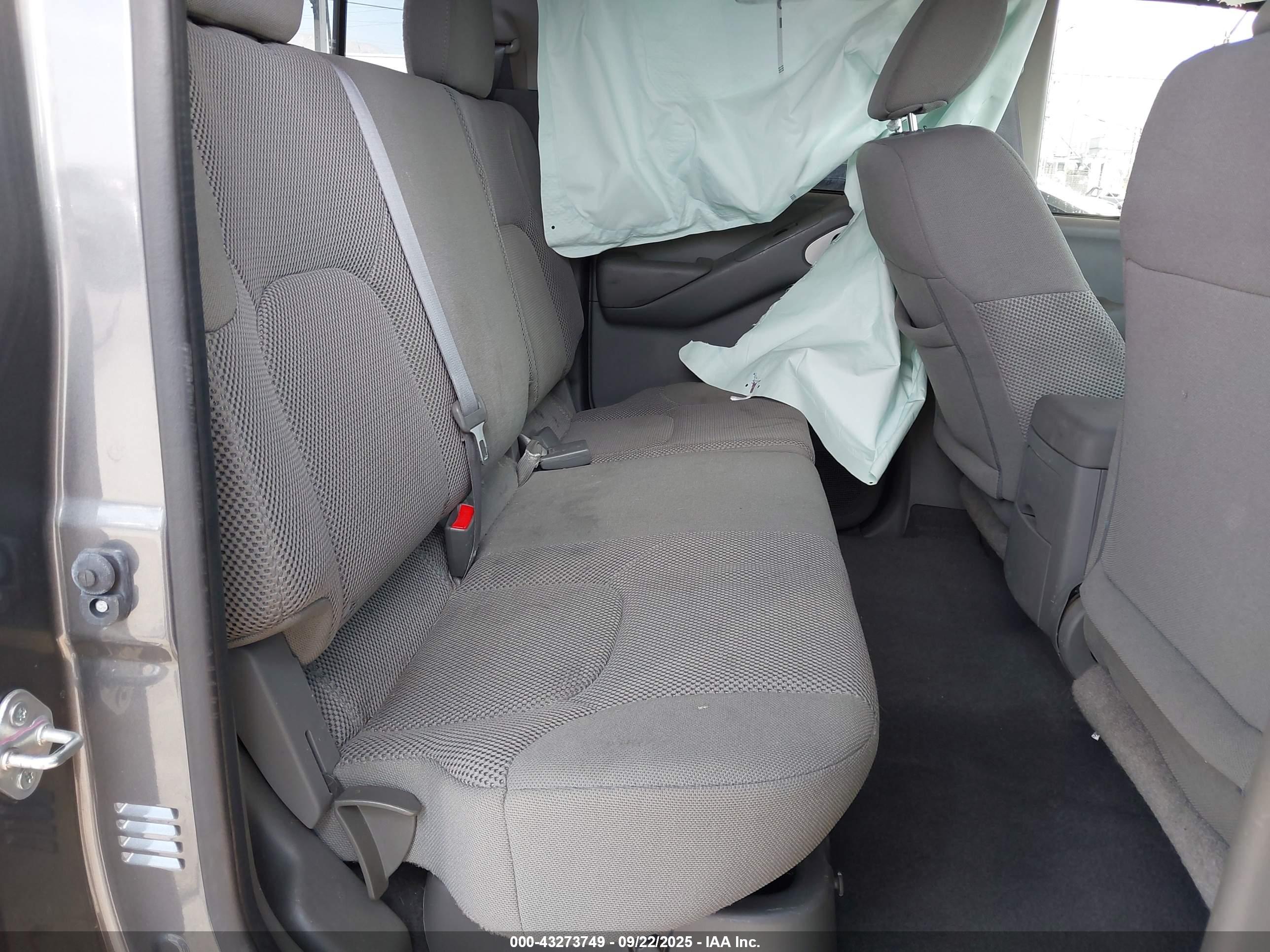 NISSAN FRONTIER image 8