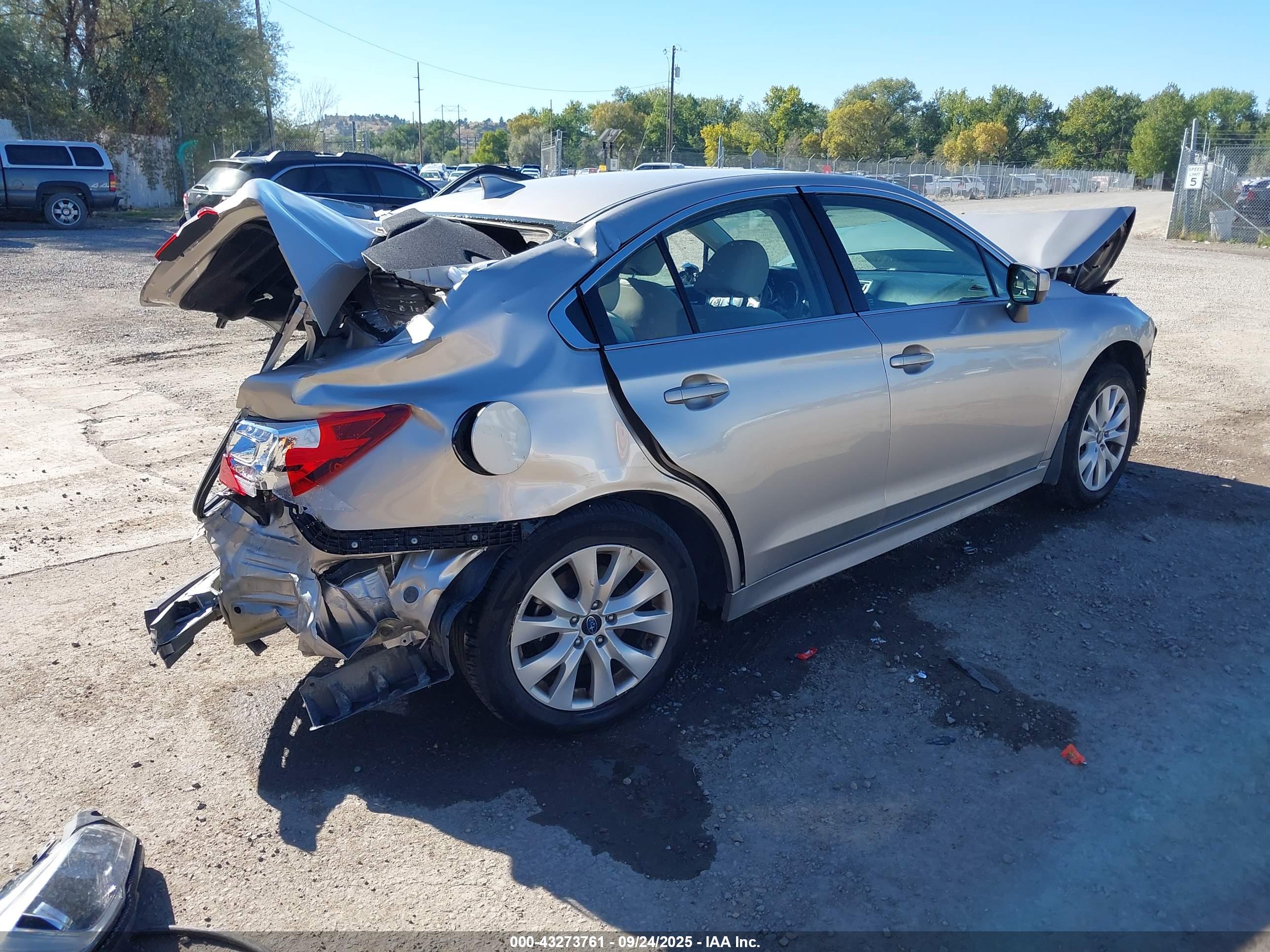 SUBARU LEGACY image 4