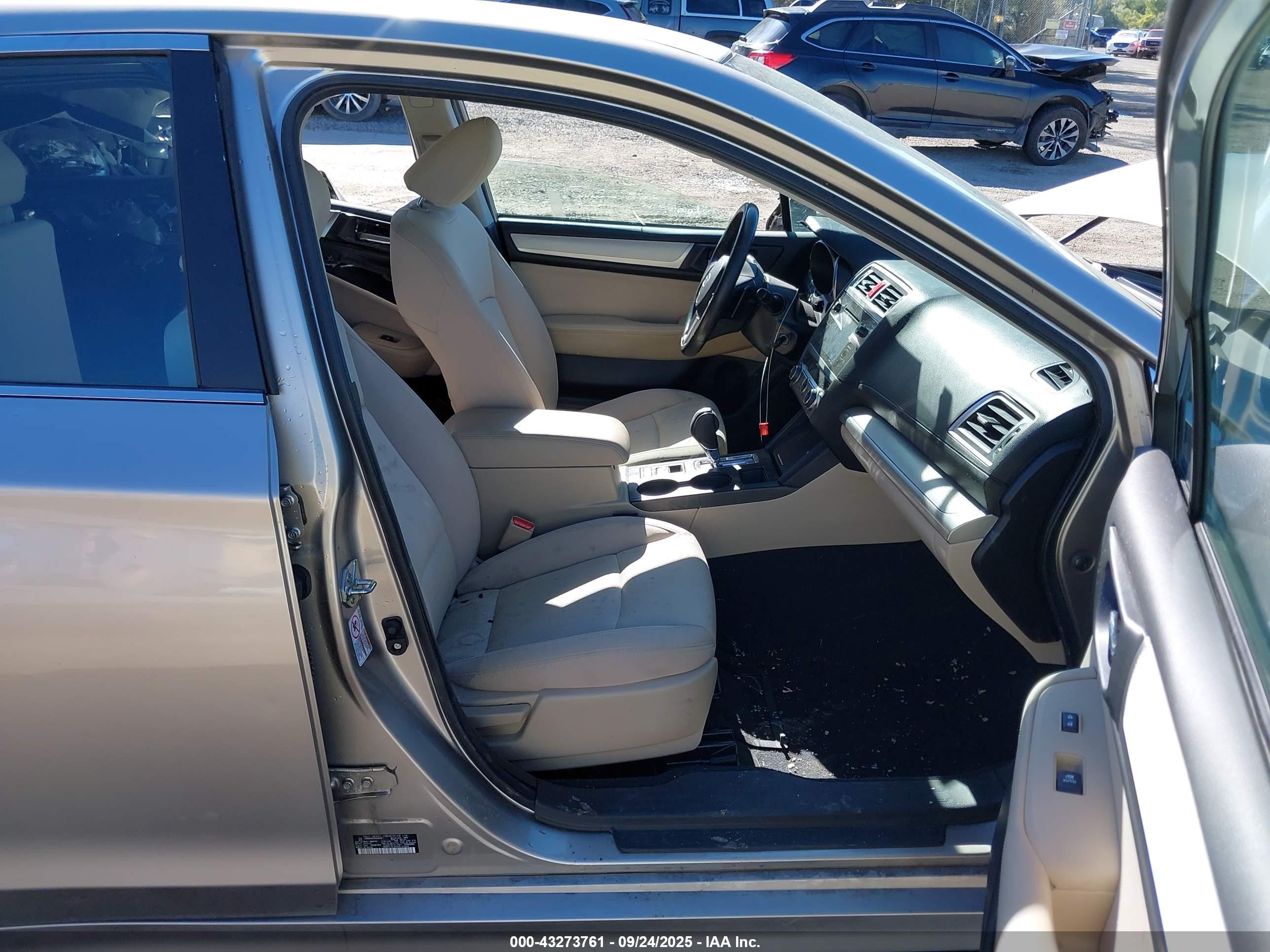 SUBARU LEGACY image 5