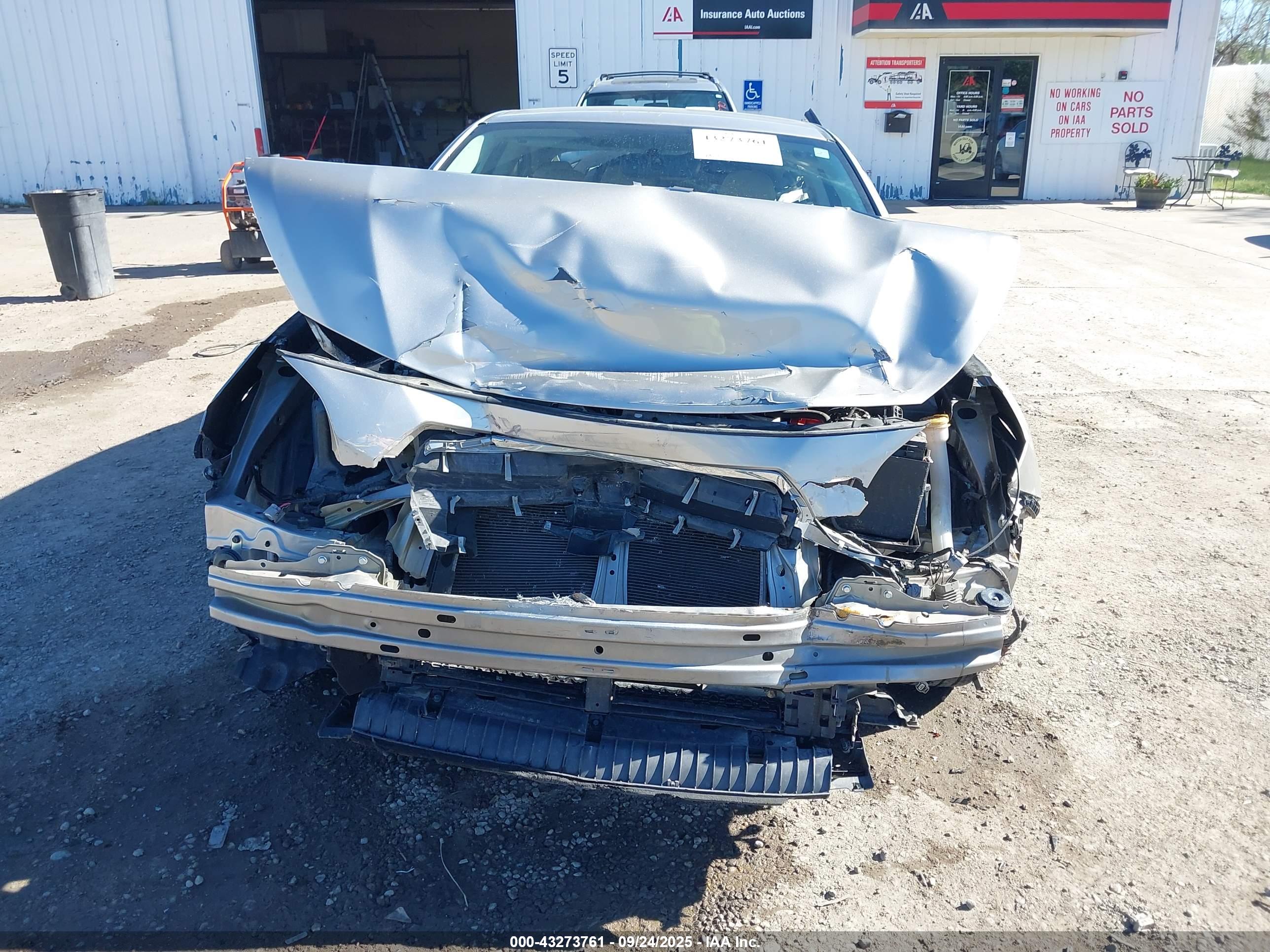 SUBARU LEGACY image 6