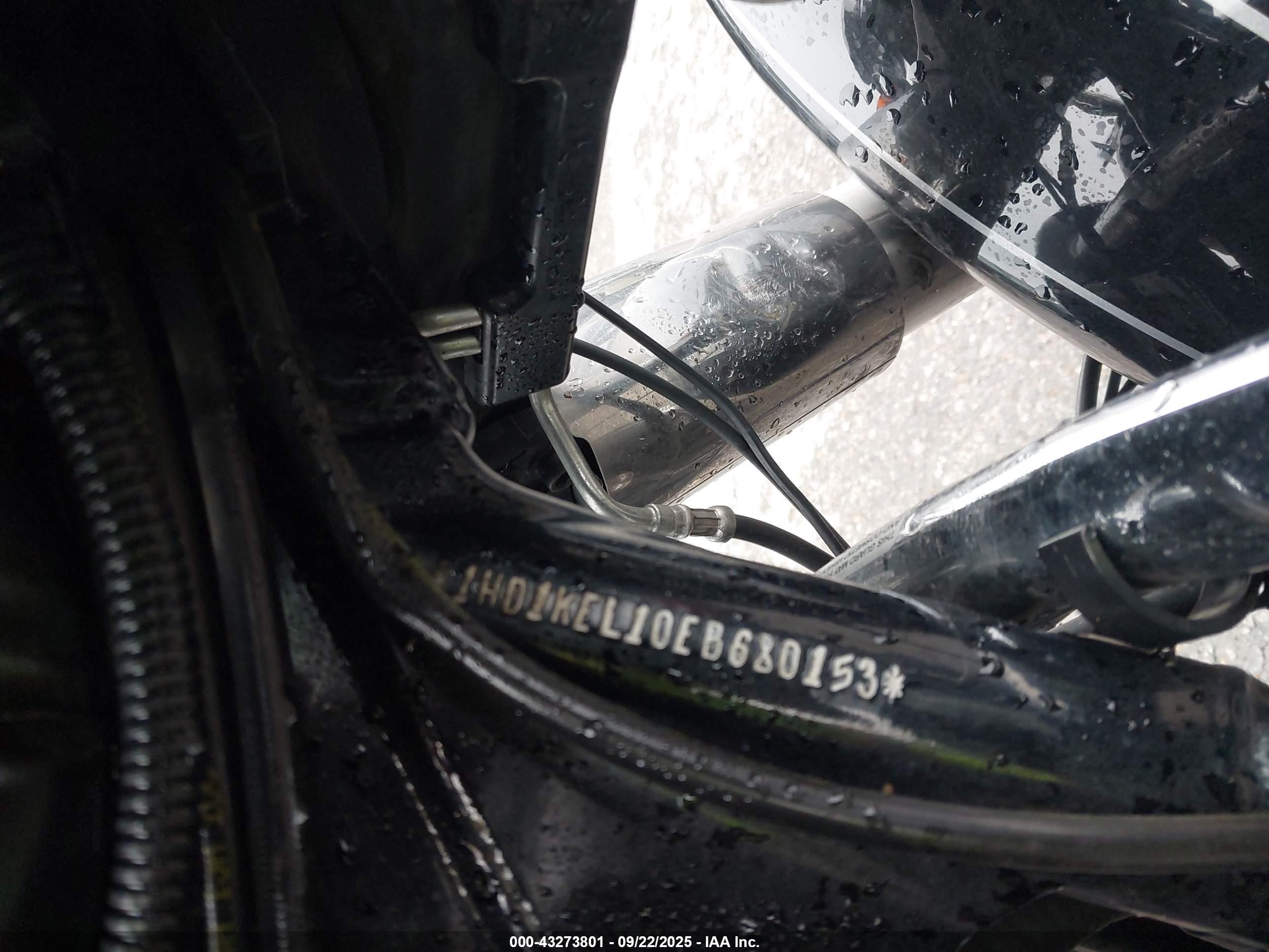 HARLEY-DAVIDSON FLHTK image 10